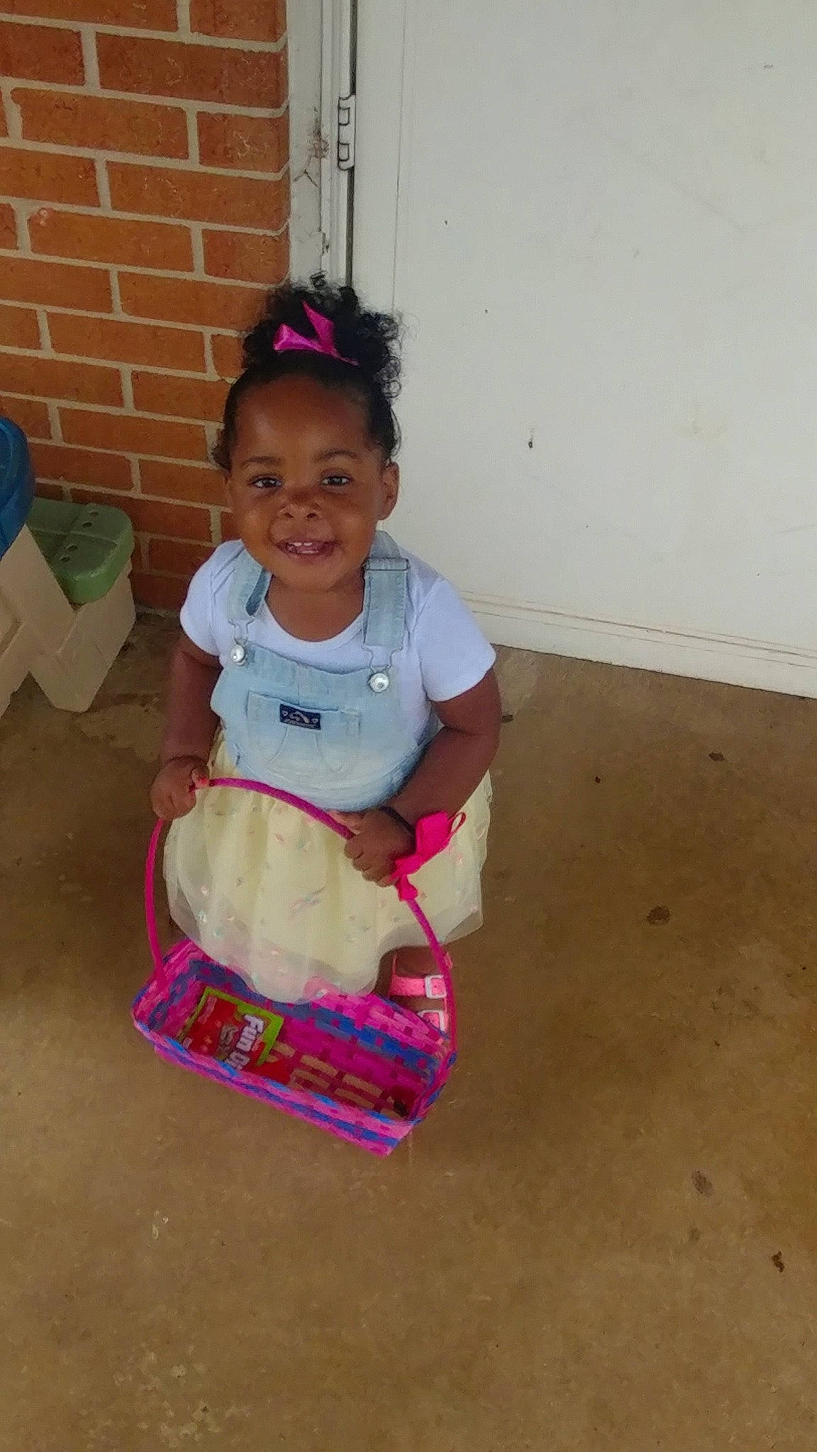 Clarice is registered to the contest to win money with this photo: child, joy, person, play, toddler