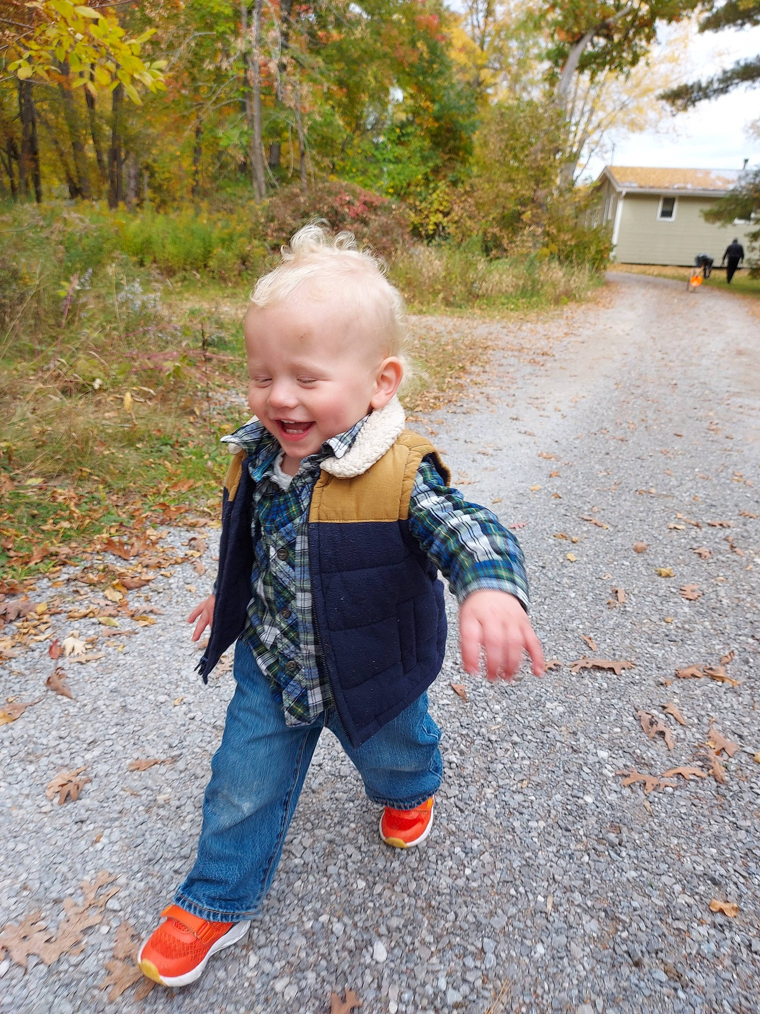 Henry is registered to the contest to win money with this photo: baby, baby_toddler_clothing, child, denim, electric_blue, face, fun, grass, happy, head, jeans, joy, landscape, leaf, leisure, people_in_nature, person, plant, smile, soil