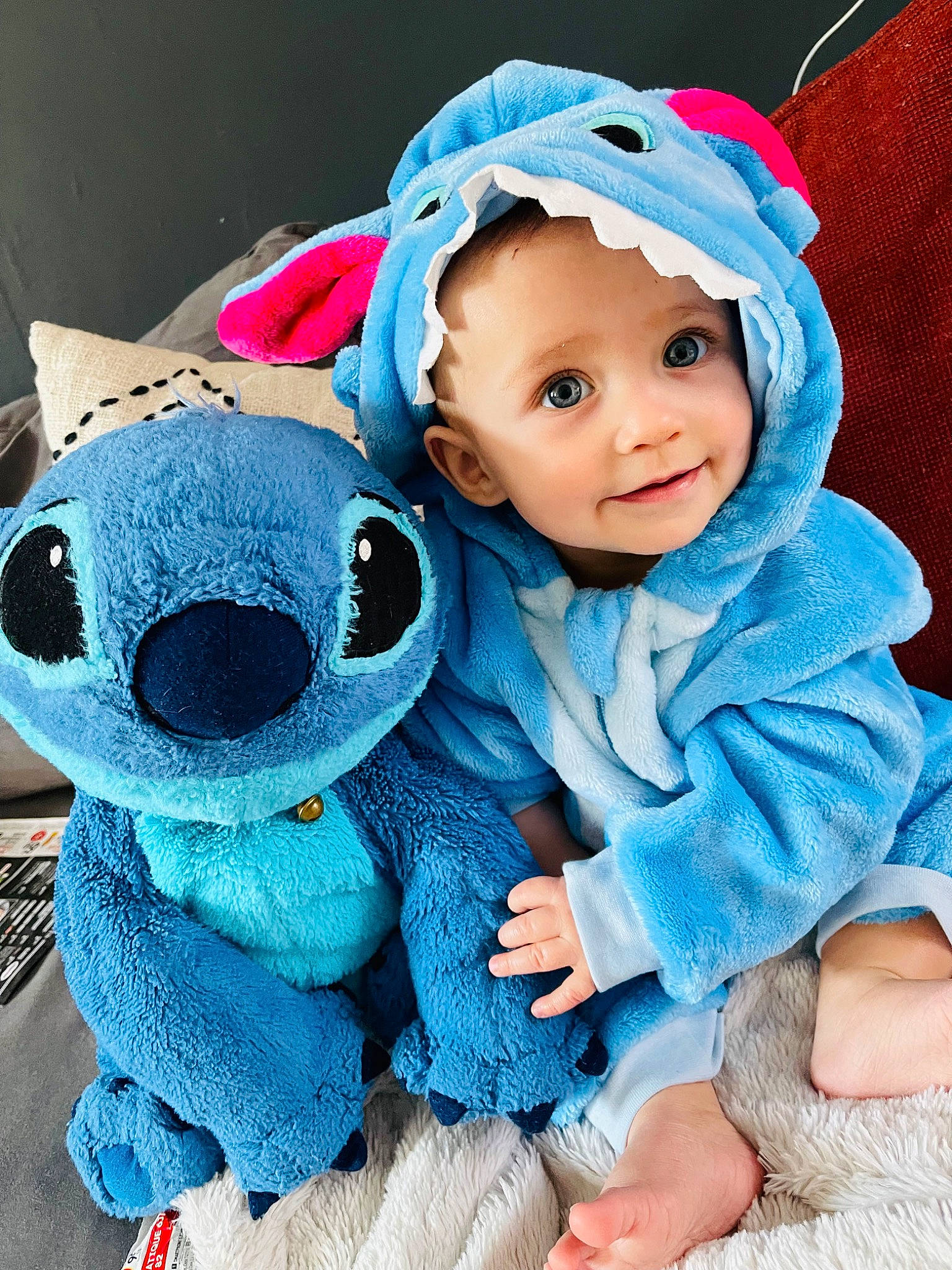 Ellie a rejoint le concours — aidez-le/la à gagner de superbes lots ! aqua, azure, baby, baby_products, baby_toddler_clothing, blue, cap, cheek, child, electric_blue, happy, headgear, headwear, joy, outerwear, person, photograph, pink, skin, sleeve