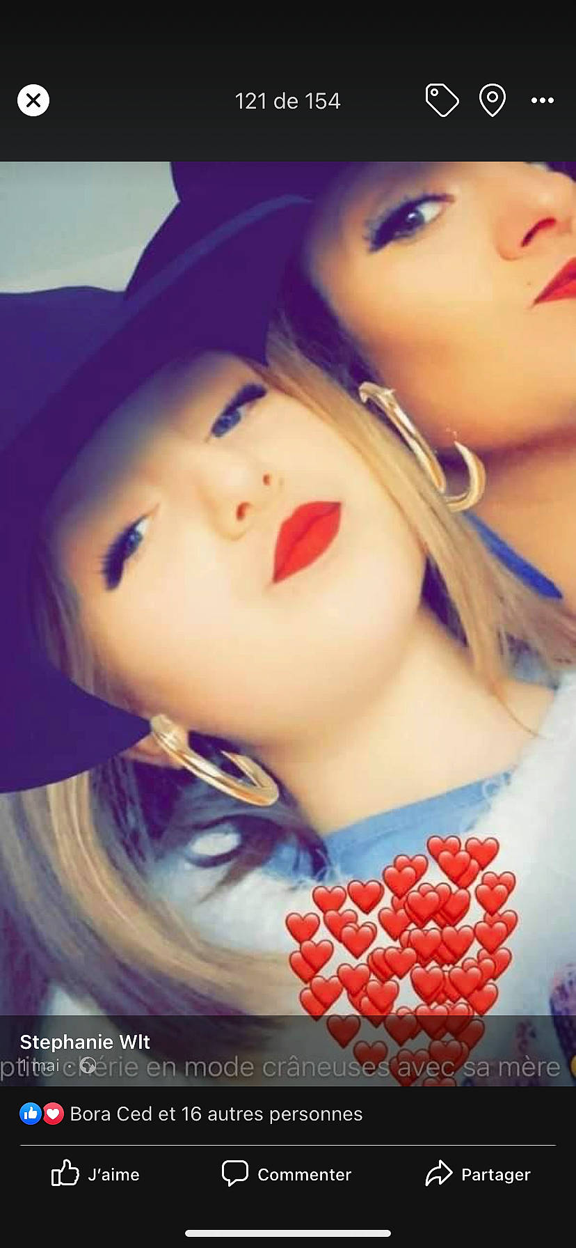 Leila participe au concours pour gagner de l'argent avec cette photo : art, beauty, black_hair, blue, body_jewelry, cheek, chin, earrings, electric_blue, eye_liner, eyelash, flash_photography, jaw, lip, lipstick, mouth, neck, nose, organ, person