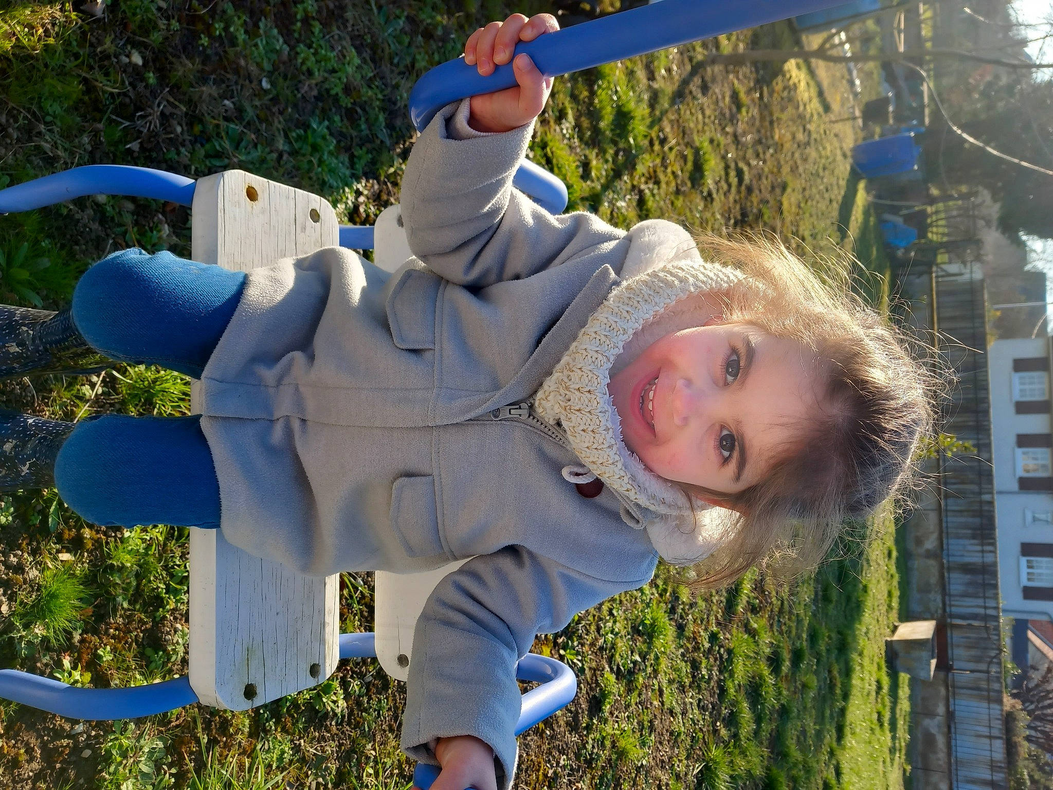 Faustine participe au concours pour gagner de l'argent avec cette photo : blue, botany, child, electric_blue, fun, glove, grass, happy, leisure, people_in_nature, person, plant, recreation, spring, sun_hat, toddler, tree, vacation