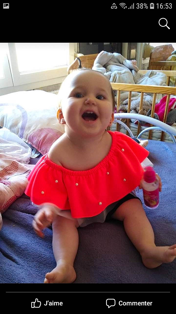 Alexya participe au concours pour gagner de l'argent avec cette photo : baby, baby_laughing, cheek, child, cool, face, facial_expression, fun, happy, head, laugh, lip, mouth, person, photo_caption, sitting, skin, smile, toddler