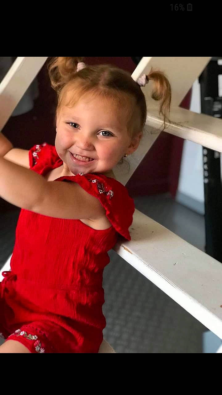 Camellya. participe au concours pour gagner de l'argent avec cette photo : arm, baby, cheek, child, child_model, face, hairstyle, joint, joy, person, shoulder, skin, smile, standing, toddler