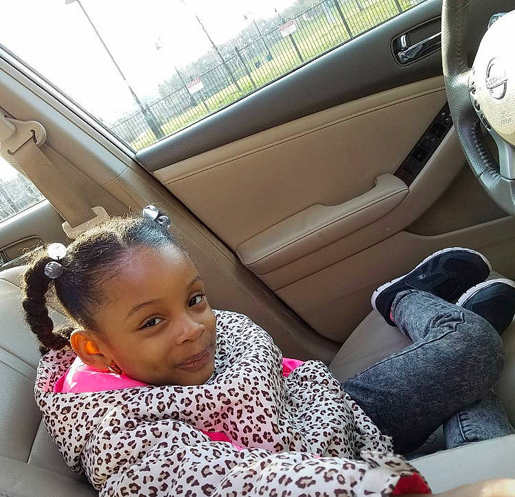 Kimari is registered to the contest to win money with this photo: auto_part, baby, car, car_seat, car_seat_cover, child, comfort, family_car, person, plant, seat_belt, steering_wheel, toddler, vacation, vehicle, vehicle_door