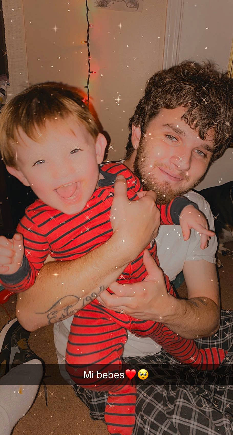 Kain is registered to the contest to win money with this photo: abdomen, chest, child, cool, event, finger, flash_photography, friendship, fun, hairstyle, happy, joy, leisure, muscle, pattern, person, shorts, smile, thigh, thumb