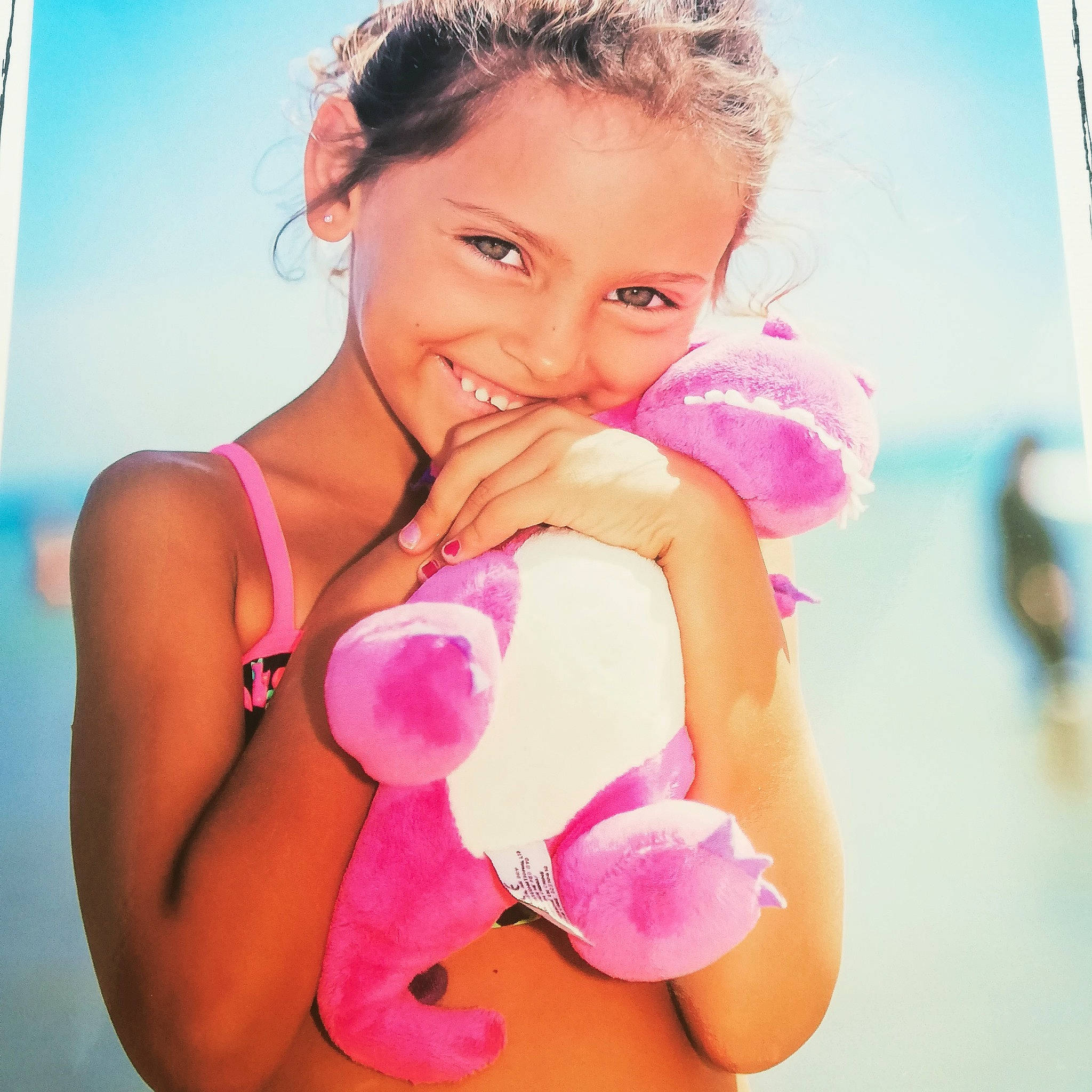 Chanel participe au concours pour gagner de l'argent avec cette photo : bathing, beauty, bikini, blond, boxing_glove, child, child_model, joy, lingerie, person, pink, swimwear