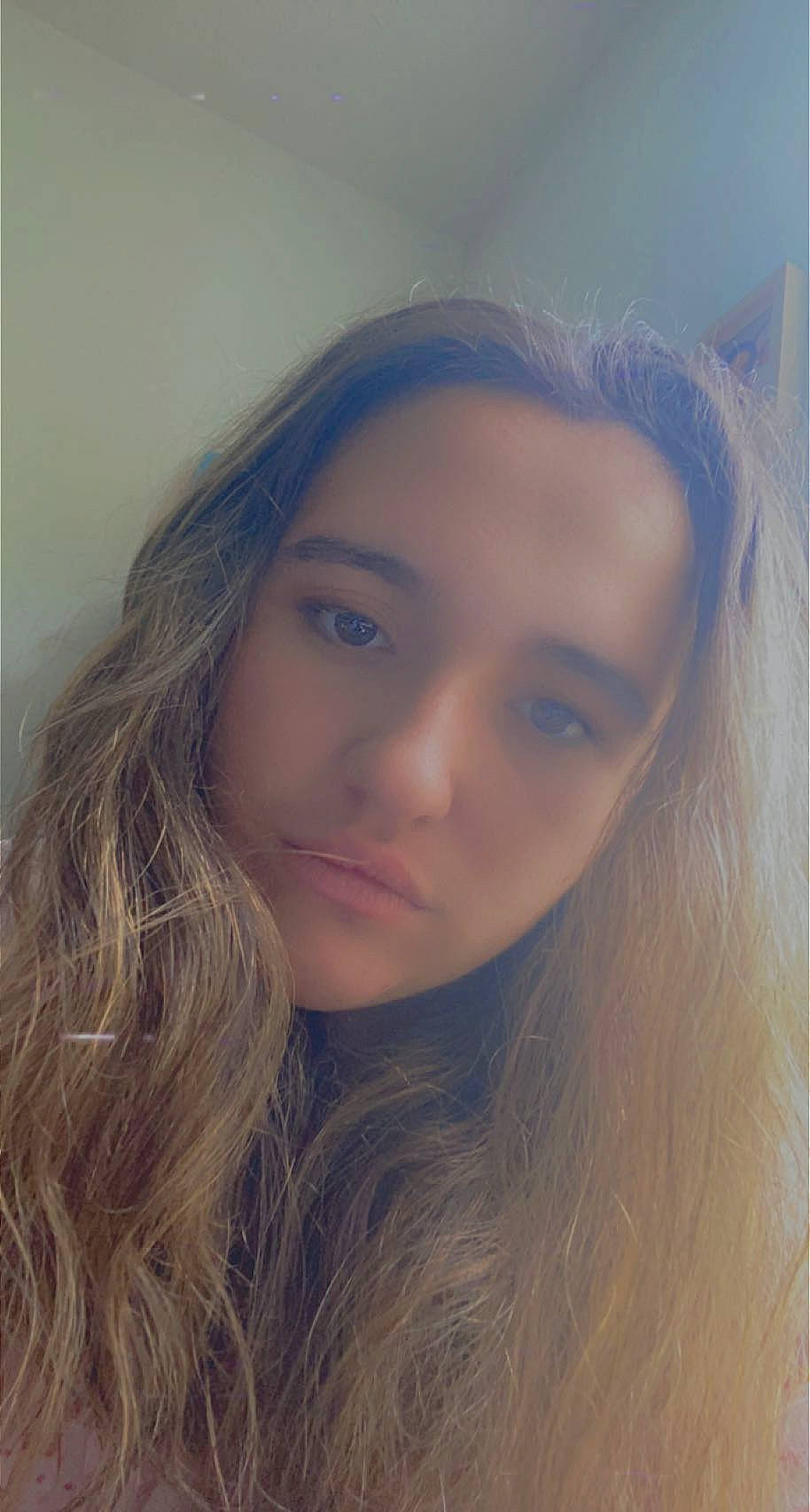 Louann participe au concours pour gagner de l'argent avec cette photo : black_hair, cheek, chin, eyebrow, eyelash, flash_photography, forehead, grass, happy, iris, jaw, layered_hair, lip, long_hair, mouth, neck, nose, person, selfie, skin