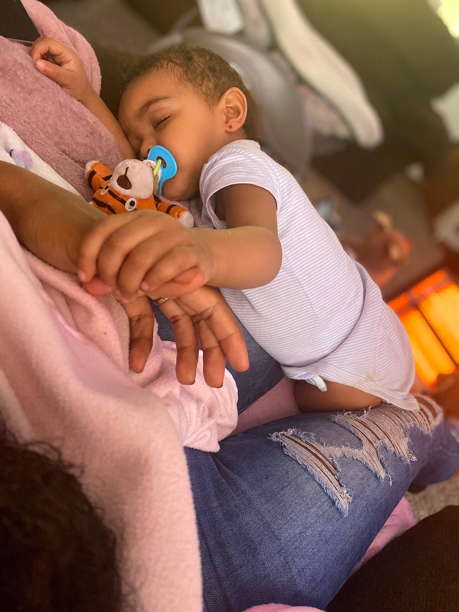 Akyla is registered to the contest to win money with this photo: abdomen, baby, baby_toddler_clothing, child, comfort, elbow, event, finger, foot, fun, gesture, happy, human_leg, knee, nail, person, sitting, skin, thigh, thumb