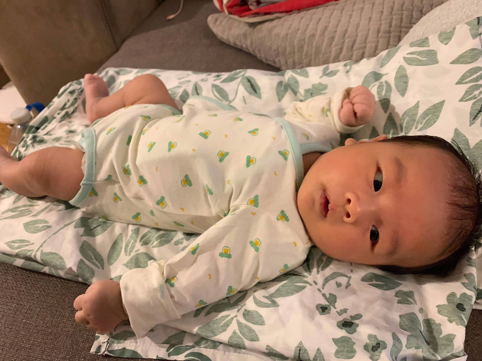 Lucas a rejoint le concours — aidez-le/la à gagner de superbes lots ! baby, baby_products, baby_toddler_clothing, bedtime, camouflage, child, comfort, facial_expression, head, human_body, linens, nightwear, pattern, person, room, skin, sleep, sleeve, thigh, toddler