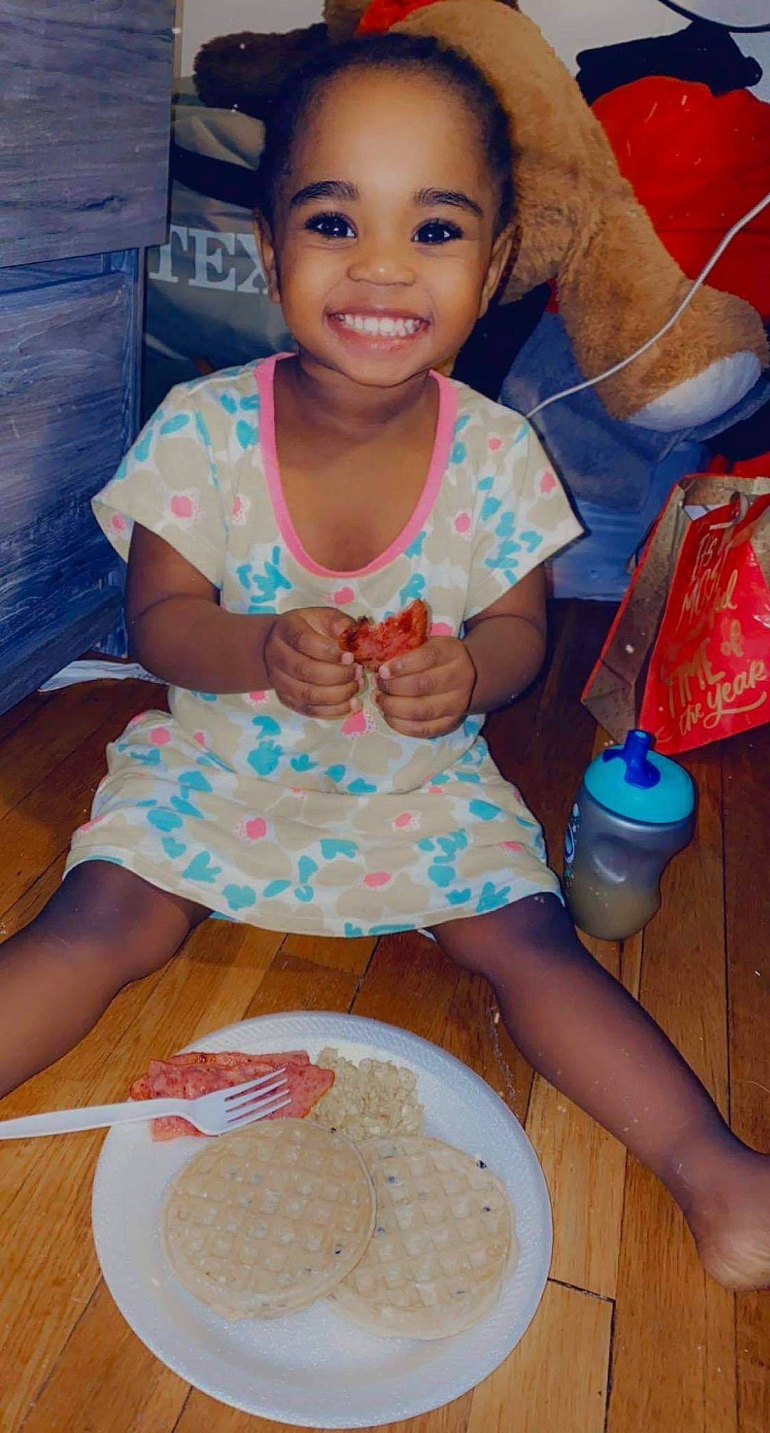 Cerenity is registered to the contest to win money with this photo: baby_toddler_clothing, bhakri, breakfast, chapati, child, corn_tortilla, cuisine, dish, flatbread, hand, jolada_rotti, joy, lefse, meal, meat, mofletta, person, plate, platter, toddler
