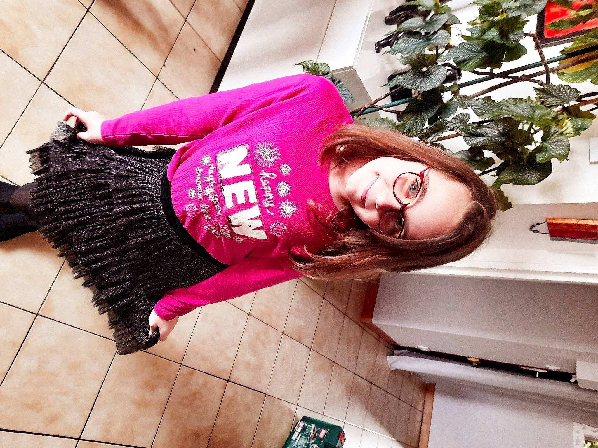 Ayleen participe au concours pour gagner de l'argent avec cette photo : abdomen, beauty, black_hair, eyelash, fashion, fashion_design, human_leg, joy, knee, lip, magenta, neck, person, pink, plant, purple, sleeve, street_fashion, thigh, tints_and_shades