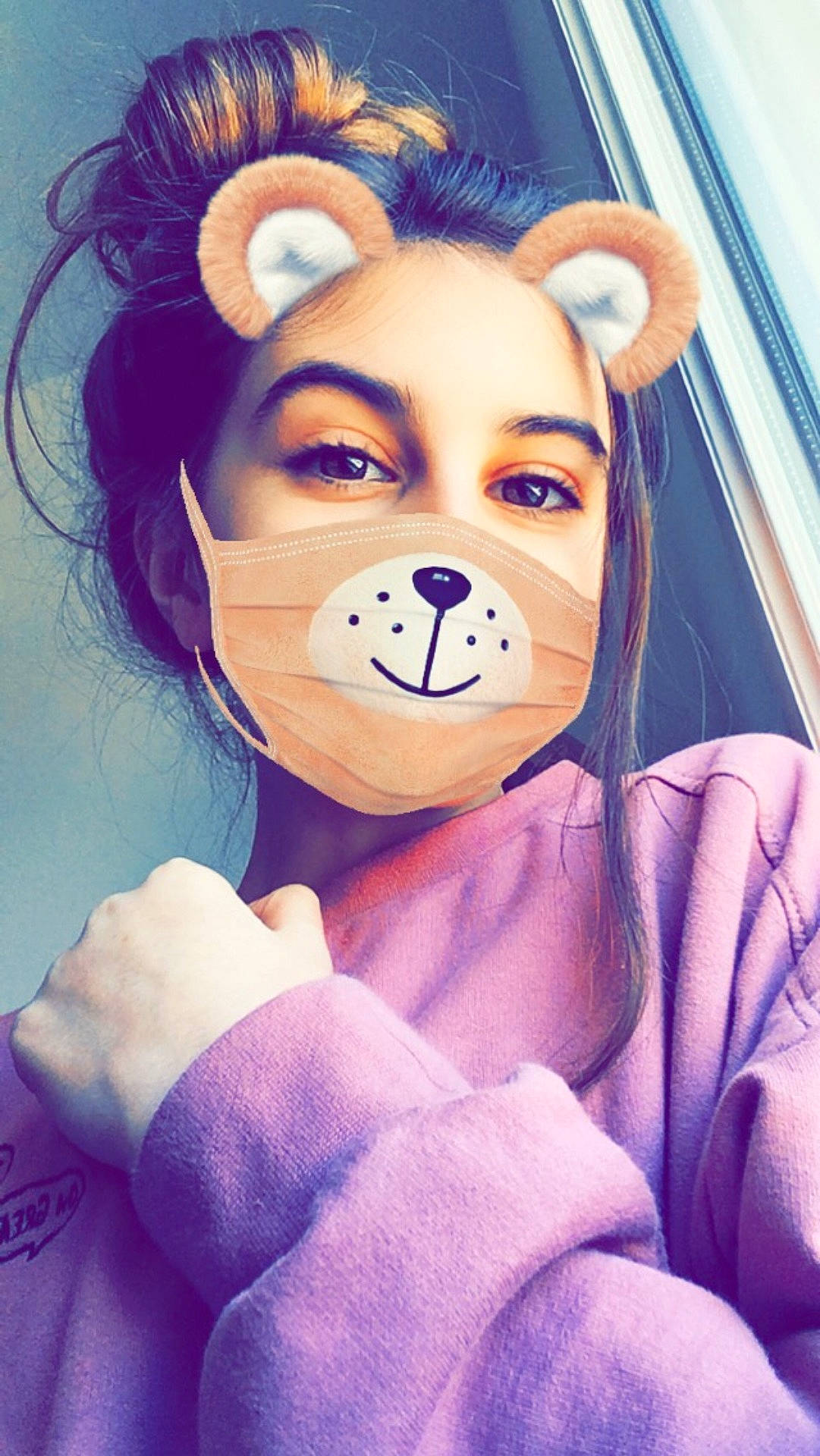 Lilou a rejoint le concours — aidez-le/la à gagner de superbes lots ! brown_hair, cheek, ear, eye, eyebrow, eyelash, face, forehead, girl, hair_coloring, hairstyle, head, human, lip, mouth, nose, organ, person, purple, skin