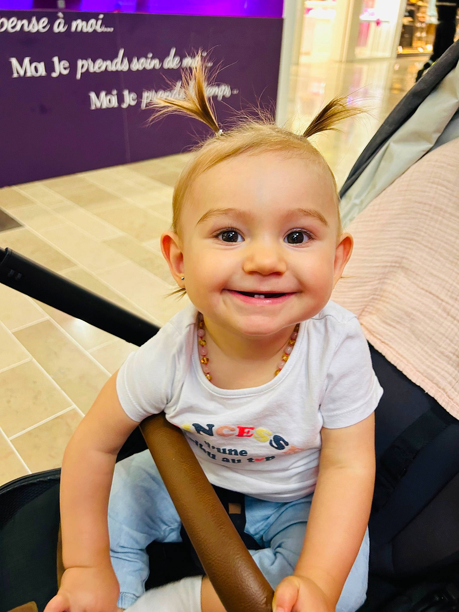 Jùllia participe au concours pour gagner de l'argent avec cette photo : baby, baby_toddler_clothing, beauty, cheek, child, cool, ear, eyelash, flooring, fun, happy, headpiece, joy, makeover, person, product, skin, sleeve, smile, snapshot