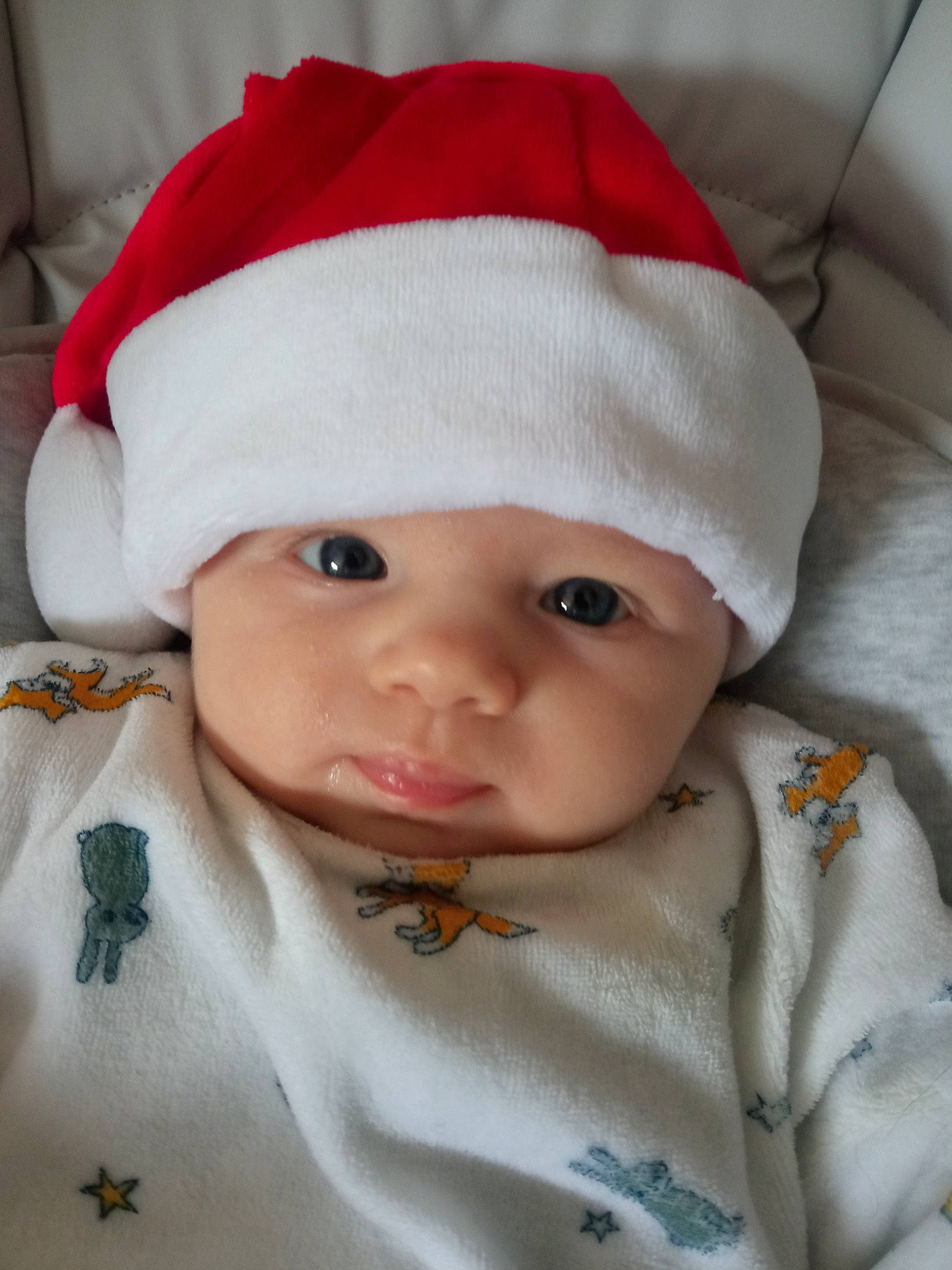 Lyssana a rejoint le concours — aidez-le/la à gagner de superbes lots ! baby, baby_toddler_clothing, cap, cheek, child, collar, comfort, eye, face, hat, headgear, headwear, knit_cap, linens, lip, outerwear, person, skin, sleeve, textile