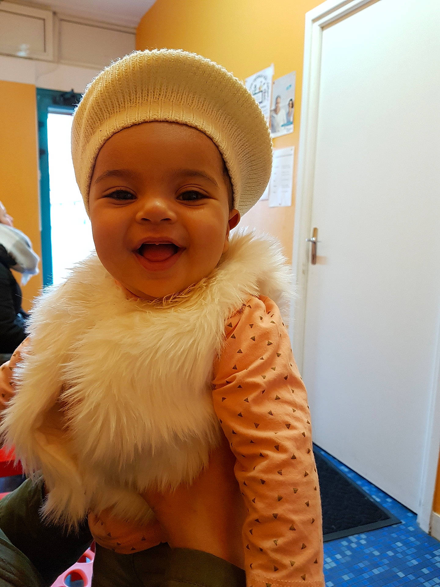 Nada_lena participe au concours pour gagner de l'argent avec cette photo : cap, child, fun, fur, fur_clothing, girl, hair, happiness, hat, head, headgear, infant, knit_cap, person, product, skin, smile, textile, toddler