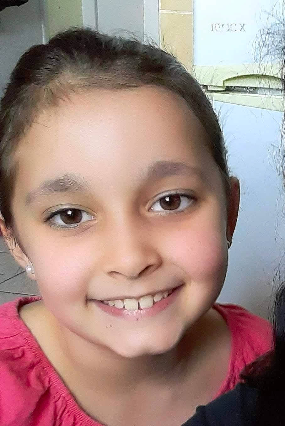 Dalya Nur a rejoint le concours — aidez-le/la à gagner de superbes lots ! black_hair, cheek, chin, cool, ear, eyebrow, eyelash, flash_photography, forehead, happy, iris, jaw, joy, lip, mouth, neck, nose, person, pink, skin