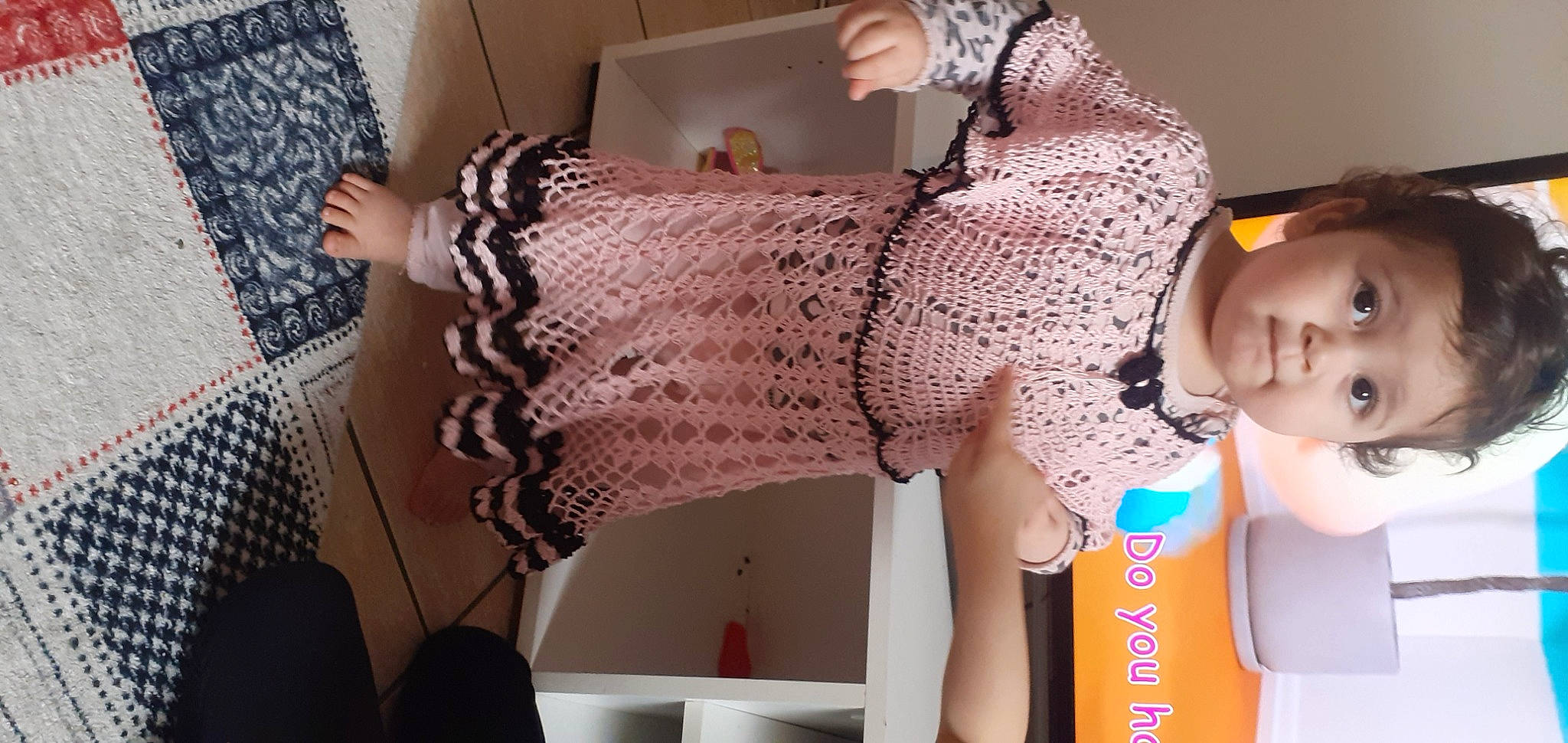 Lina a rejoint le concours — aidez-le/la à gagner de superbes lots ! abdomen, black, creative_arts, elbow, fashion, fashion_design, finger, human_leg, joint, knee, leg, neck, pattern, person, shoulder, sleeve, textile, thigh, trunk, waist