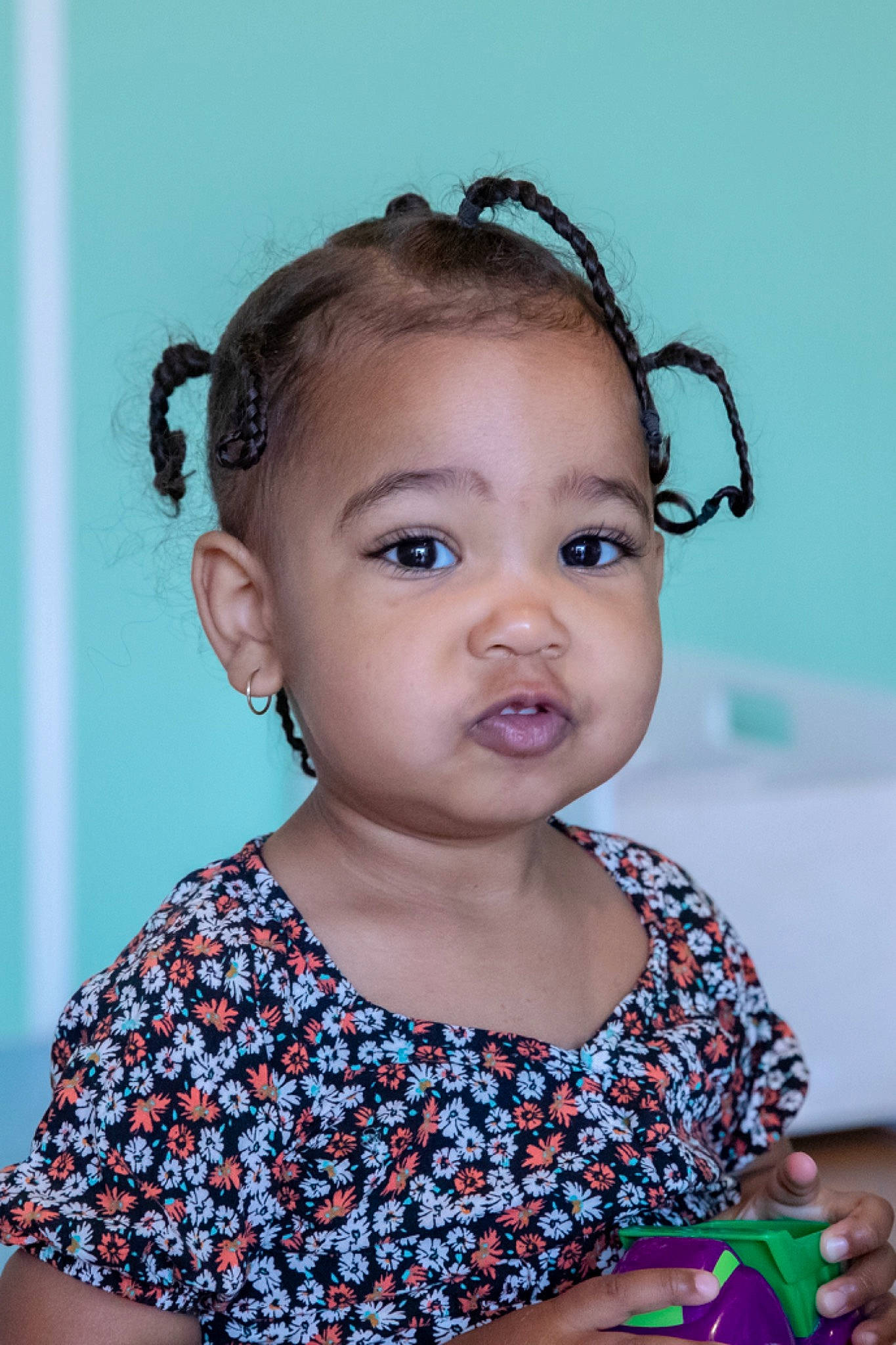 Aïcha a rejoint le concours — aidez-le/la à gagner de superbes lots ! audio_equipment, baby_toddler_clothing, beauty, cheek, child, chin, ear, event, eyelash, facial_expression, fashion_accessory, fun, happy, iris, jewellery, neck, pattern, person, skin, smile
