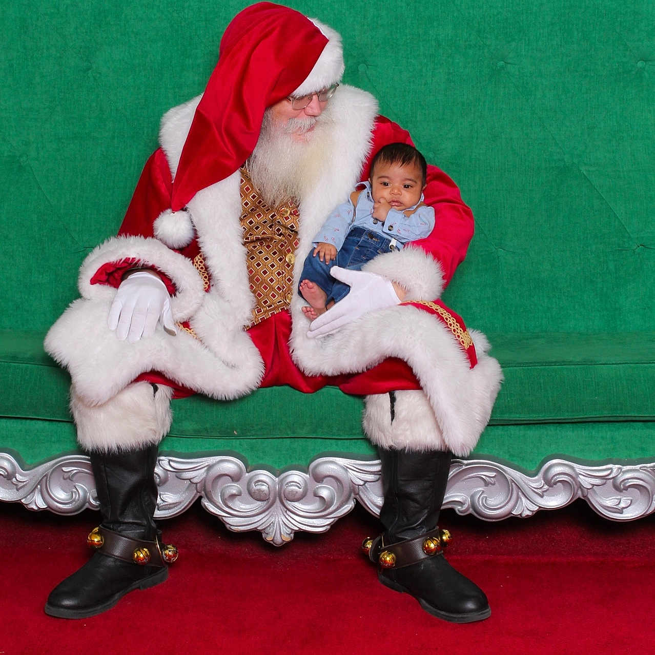 Ashrith is registered to the contest to win money with this photo: accessories, baby, beard, boot, christmas, clothing, face, fashion, festival, footwear, glasses, glove, head, hood, person, ridingboot, santaclaus, shoe, stage, velvet