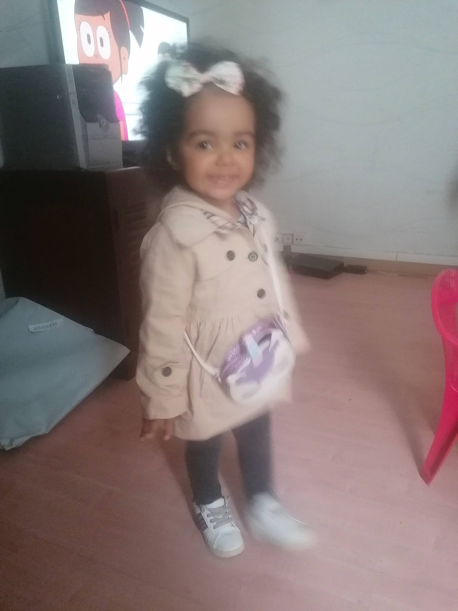 Shaïneze a rejoint le concours — aidez-le/la à gagner de superbes lots ! baby, cheek, child, face, fun, head, joint, joy, outerwear, person, pink, play, skin, smile, standing, toddler