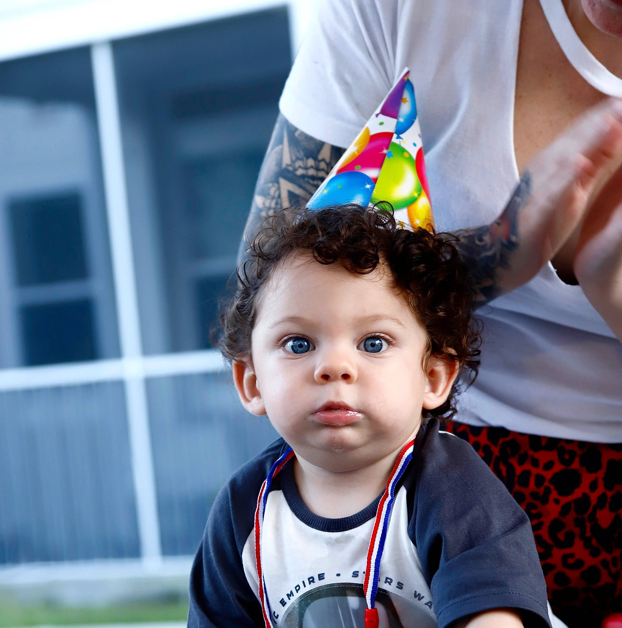 Björn is registered to the contest to win money with this photo: balloon, birthday, child, ear, fashion_accessory, happy, hat, head, headgear, party, party_hat, party_supply, person, smile, toddler