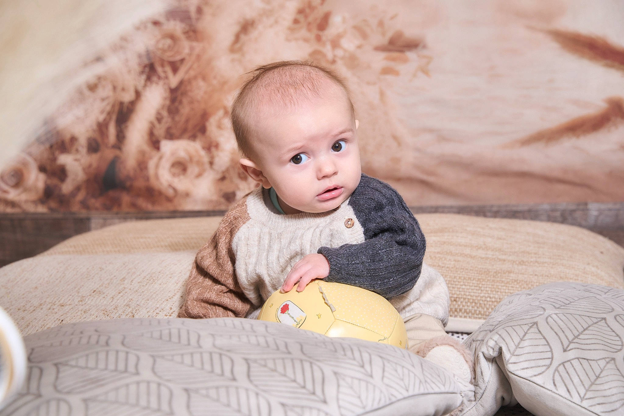 Lucian participe au concours pour gagner de l'argent avec cette photo : baby, baby_toddler_clothing, cheek, child, comfort, couch, dress, flash_photography, flooring, fun, happy, linens, person, portrait_photography, room, sitting, skin, smile, textile, toddler
