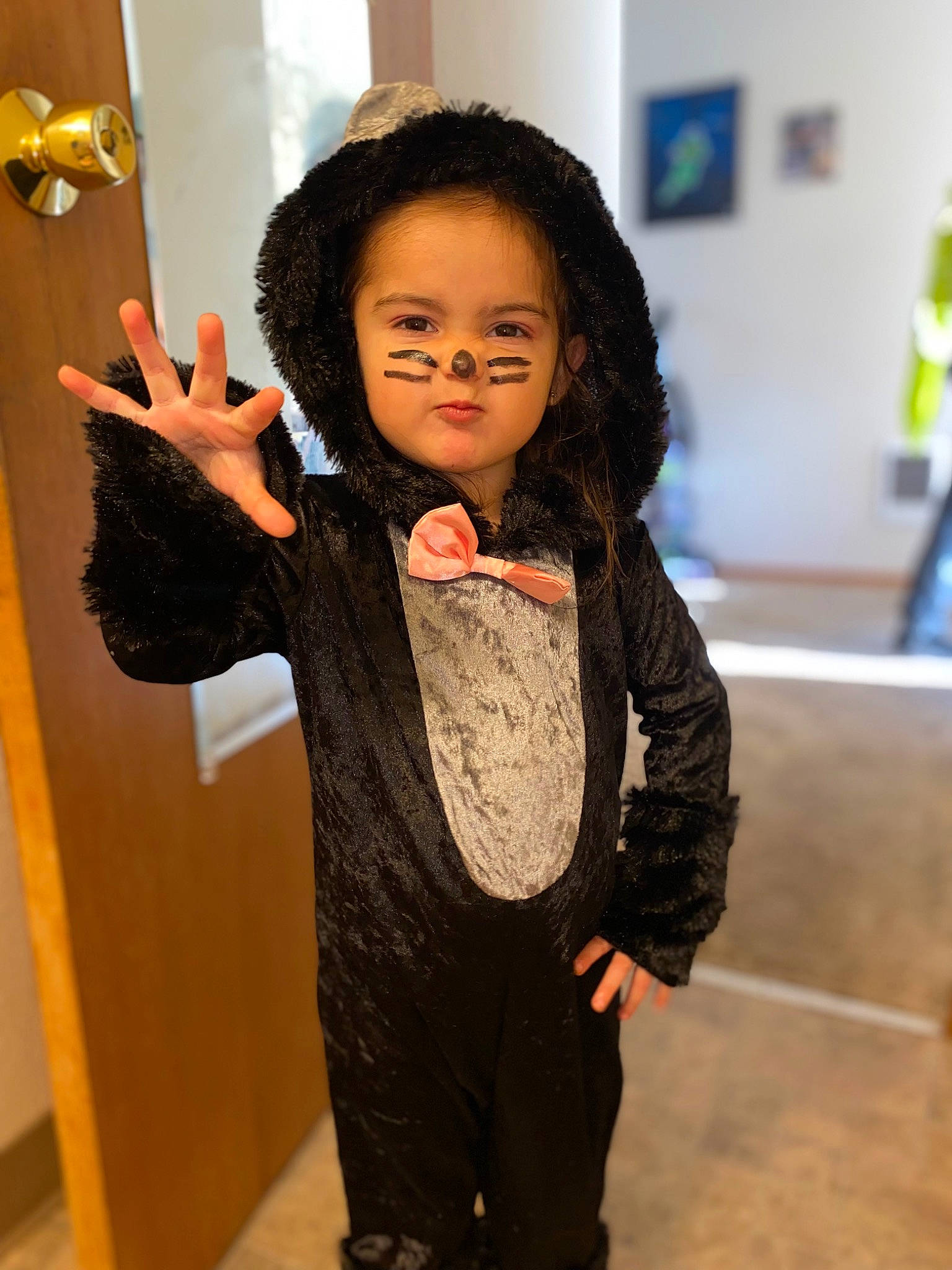 Jayde is registered to the contest to win money with this photo: black_hair, blazer, cheek, event, fashion_design, flooring, formal_wear, fun, gesture, hairstyle, happy, joint, neck, person, room, shoulder, sleeve, smile, standing, thumb