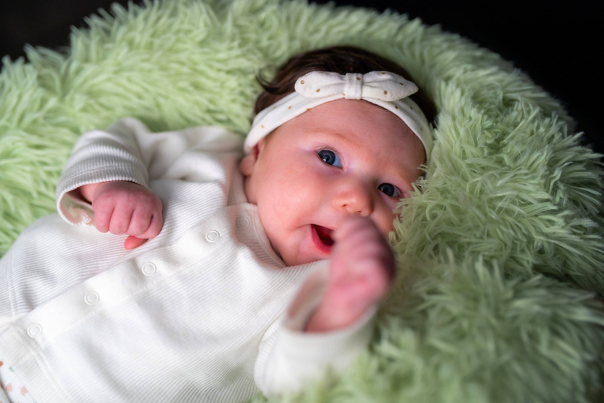 Elfie participe au concours pour gagner de l'argent avec cette photo : baby, baby_toddler_clothing, beanie, cap, cheek, child, comfort, finger, fur, grass, happy, hat, headwear, iris, knit_cap, linens, person, pink, skin, smile