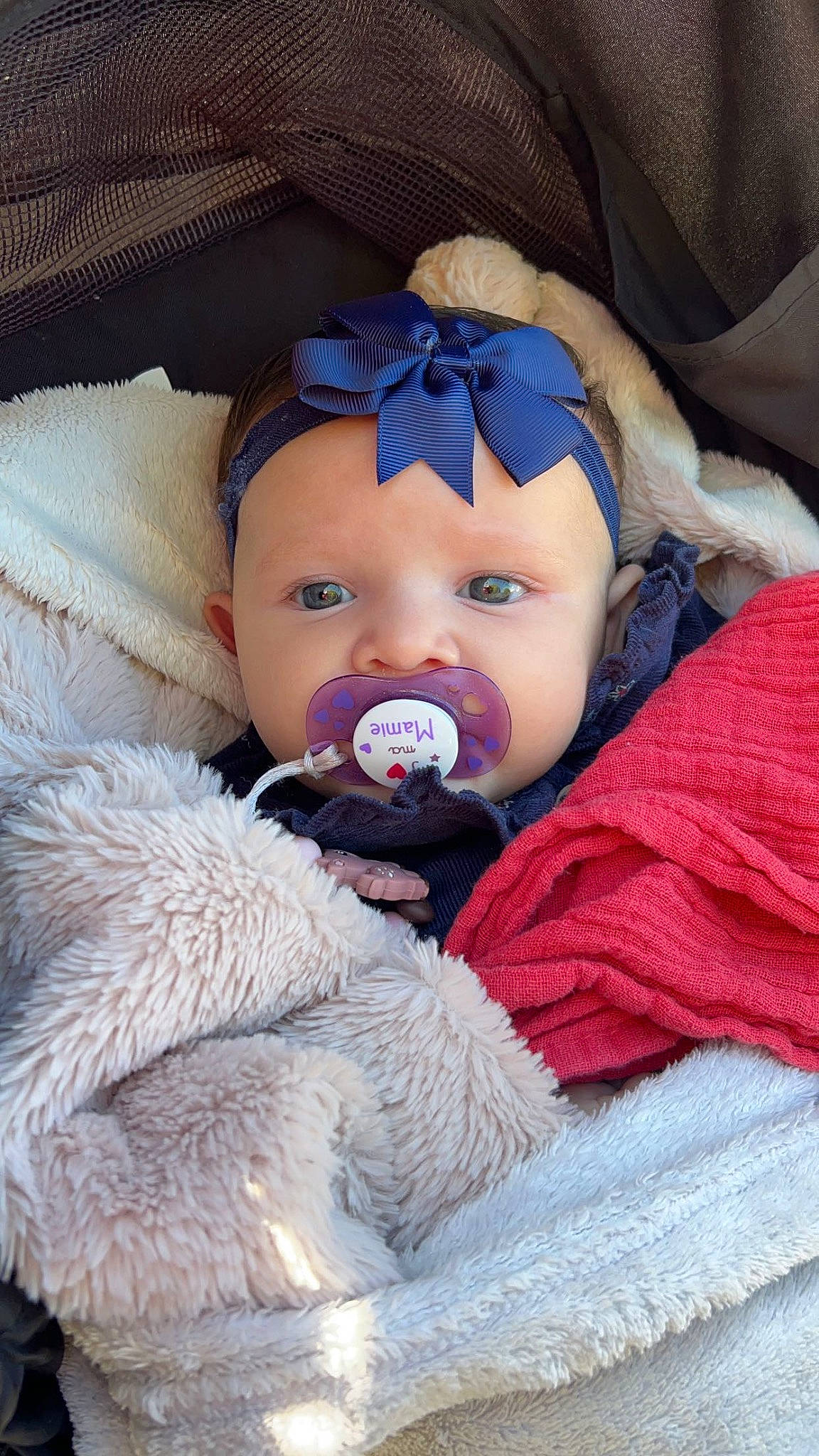 Hylona a rejoint le concours — aidez-le/la à gagner de superbes lots ! baby, baby_products, baby_sleeping, baby_toddler_clothing, cap, cheek, child, comfort, doll, iris, knit_cap, nose, outerwear, person, plush, skin, stuffed_toy, teddy_bear, textile, toddler