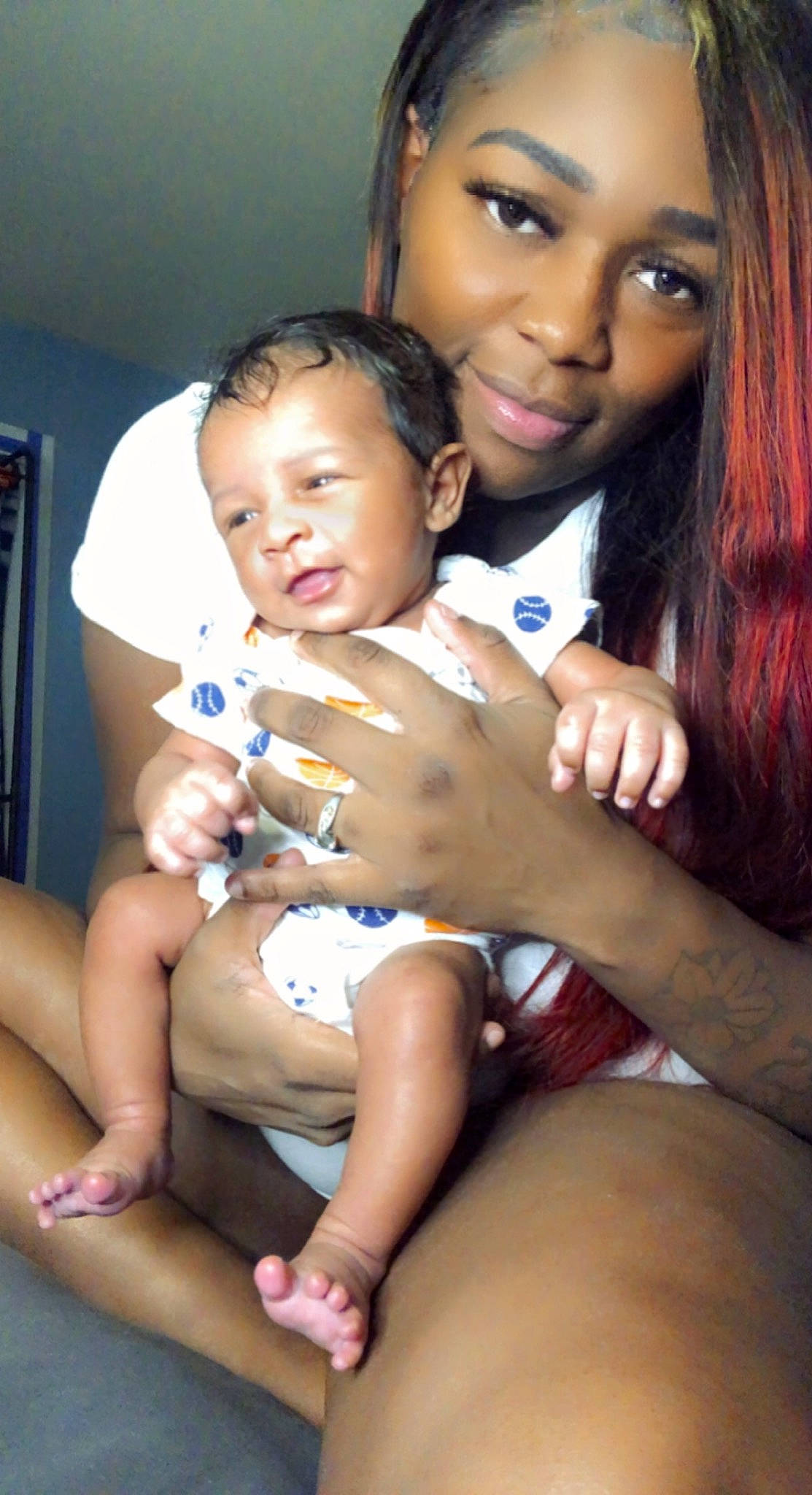 Cartier is registered to the contest to win money with this photo: abdomen, eyelash, facial_expression, flash_photography, fun, gesture, happy, human, human_leg, joy, lap, lip, muscle, nail, organ, person, shorts, shoulder, skin, thigh