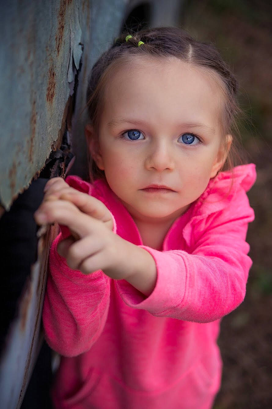 Mira is registered to the contest to win money with this photo: baby, beauty, cheek, child, child_model, eye, face, finger, forehead, hand, head, iris, lip, nose, person, photography, pink, portrait, skin, smile