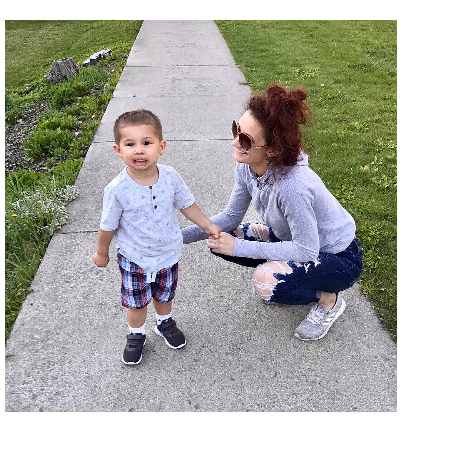 Bryler is registered to the contest to win money with this photo: child, denim, family, fashion, footwear, happy, outerwear, people, person, photo_shoot, photograph, photography, play, shoe, smile, snapshot, stock_photography, t_shirt, toddler, vacation