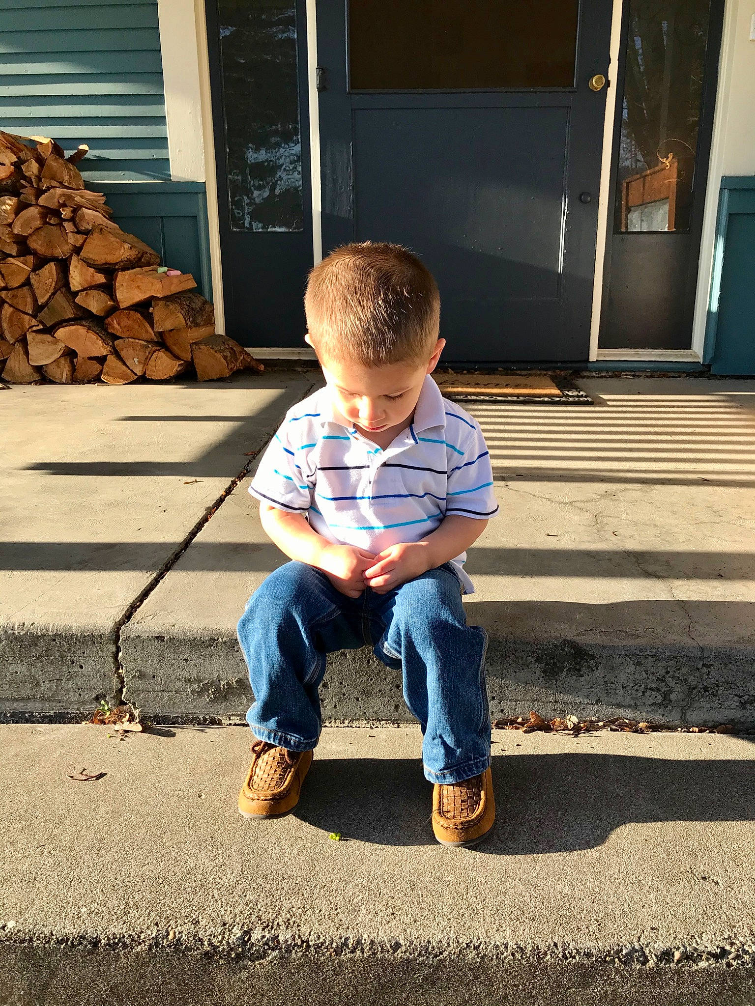 Bryler is registered to the contest to win money with this photo: child, denim, jacket, jeans, people, person, photograph, photography, play, shoe, sitting, snapshot, standing, t_shirt, toddler, vacation