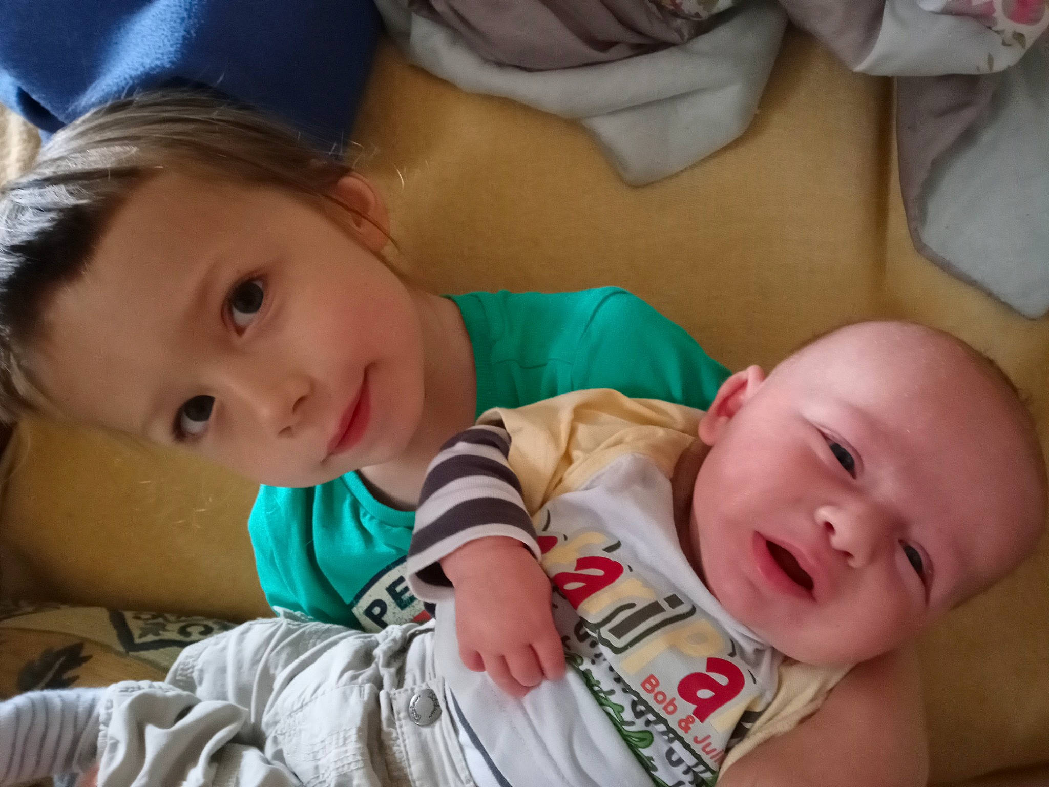 Tery participe au concours pour gagner de l'argent avec cette photo : baby, baby_toddler_clothing, cheek, comfort, eye, eyebrow, facial_expression, finger, grass, happy, human_body, iris, lip, mammal, mouth, nose, person, product, skin, toddler