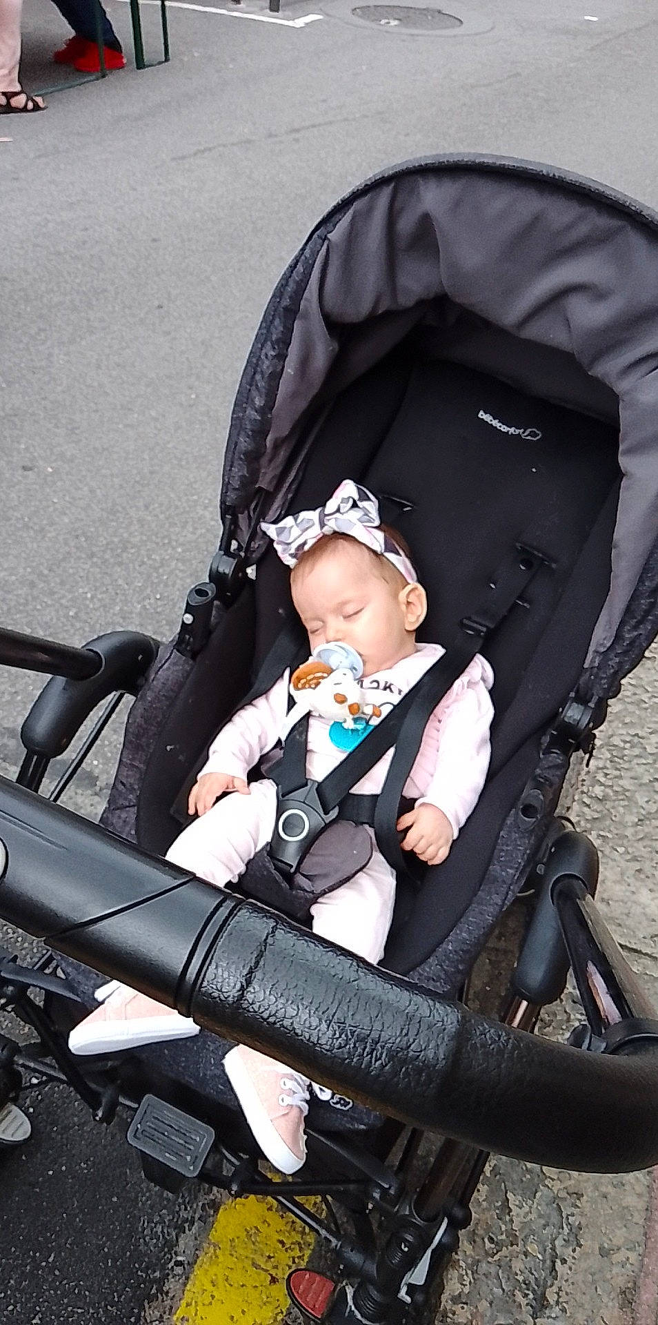 Layanah a rejoint le concours — aidez-le/la à gagner de superbes lots ! auto_part, baby, baby_carriage, baby_products, baby_safety, baby_toddler_clothing, car_seat, child, comfort, lap, person, sitting, toddler