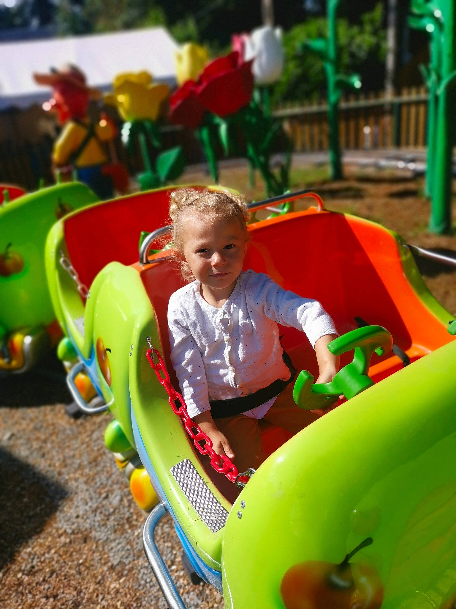 Hélyanna a rejoint le concours — aidez-le/la à gagner de superbes lots ! amusement_ride, baby, baby_products, baby_toys, child, chute, city, fun, green, human_settlement, leisure, nonbuilding_structure, outdoor_play_equipment, park, person, play, playground, public_space, recreation, toddler