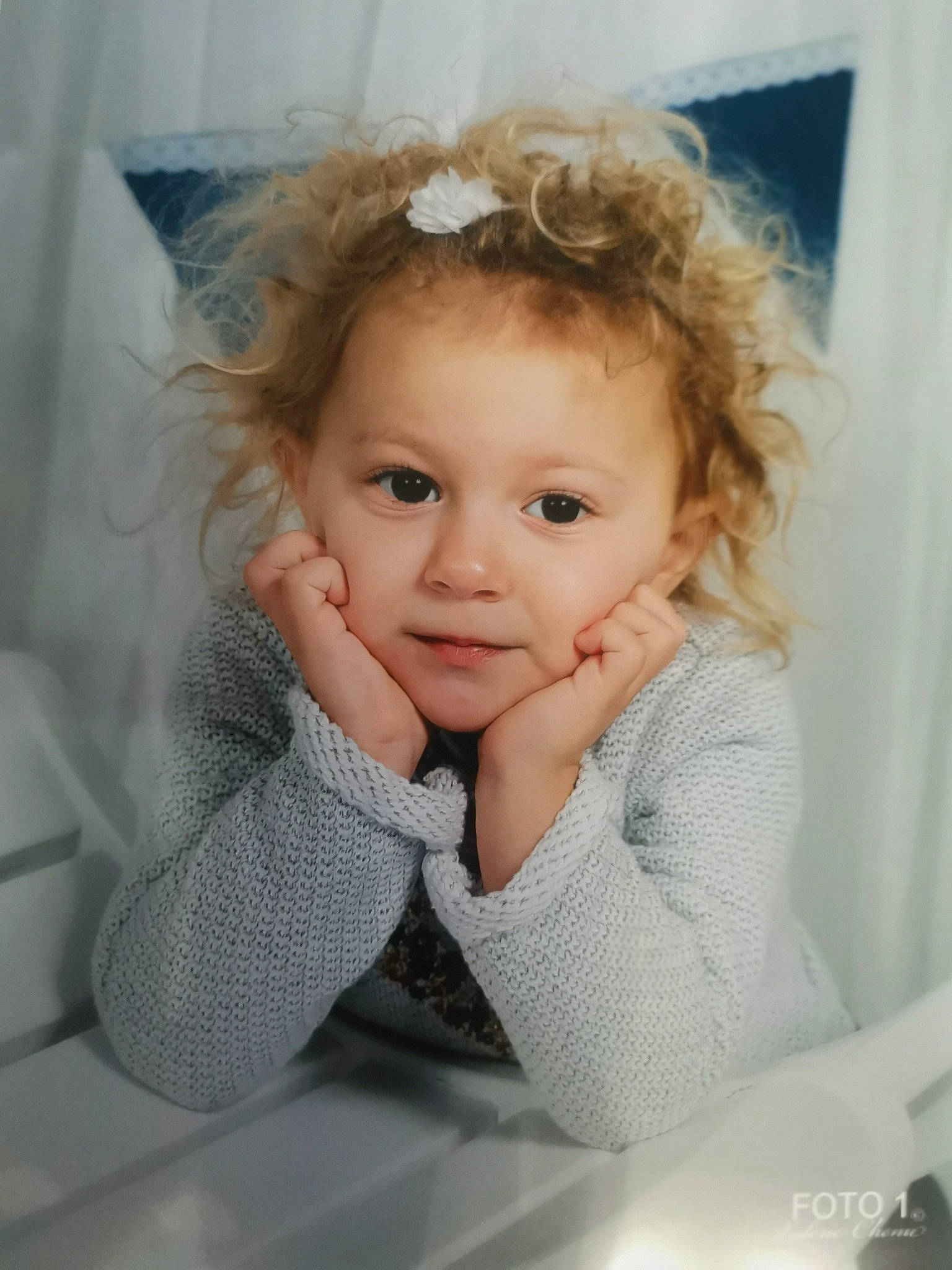 Hélyanna participe au concours pour gagner de l'argent avec cette photo : baby, blond, brown_hair, cheek, child, child_model, eye, face, hair, head, iris, nose, person, portrait, skin, smile, toddler