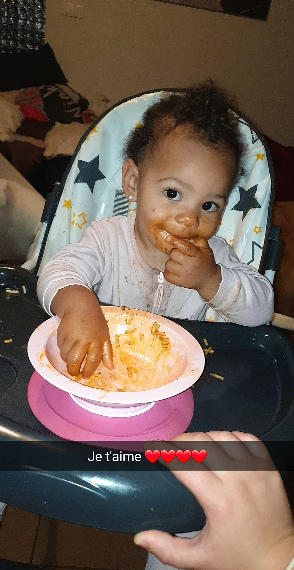 Mattyana participe au concours pour gagner de l'argent avec cette photo : baby, baked_goods, baking, birthday_cake, chair, comfort_food, cuisine, dessert, dish, food, food_craving, icing, ingredient, junk_food, person, plate, recipe, staple_food, sweetness, tableware