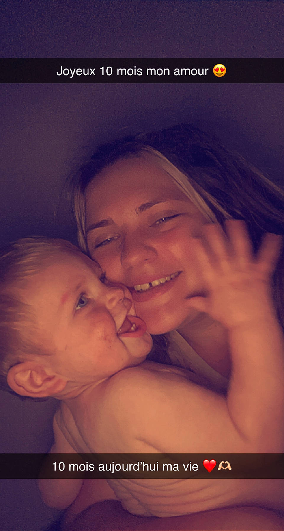 Lévy participe au concours pour gagner de l'argent avec cette photo : baby, child, eyebrow, face, flash_photography, font, gesture, happy, human_body, joy, mouth, muscle, nose, organism, people_in_nature, person, photo_caption, skin, sky, smile