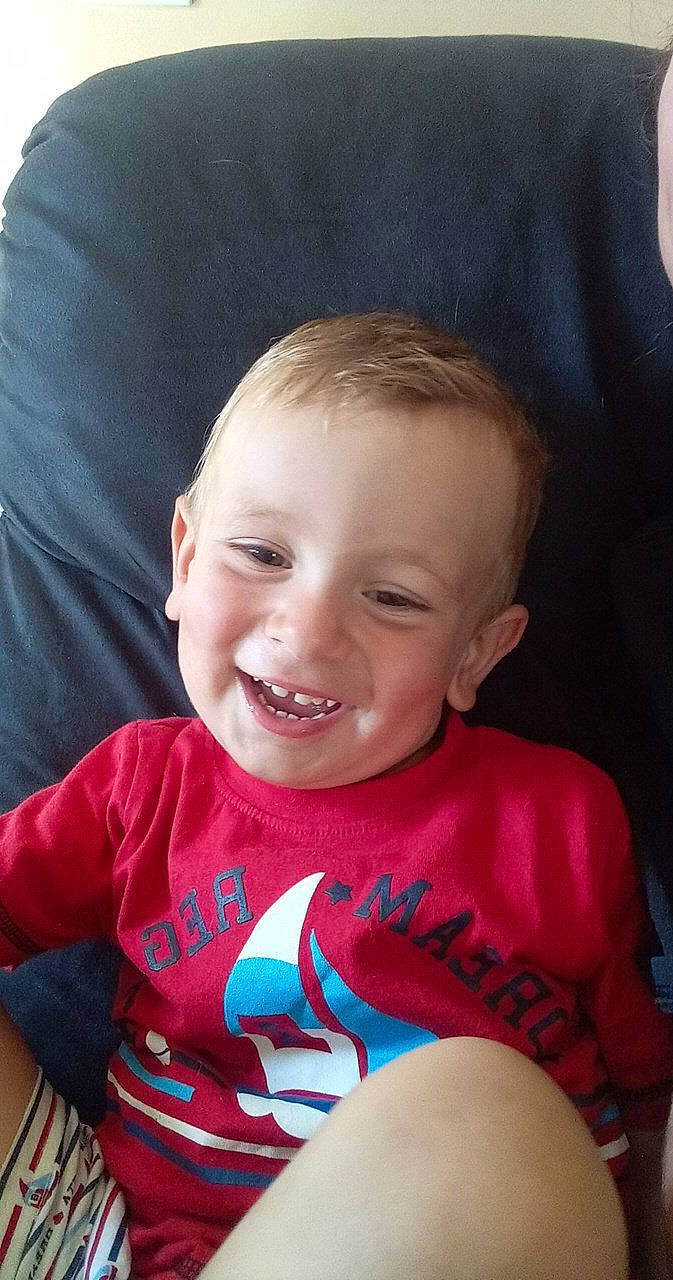 Jules a rejoint le concours — aidez-le/la à gagner de superbes lots ! cheek, chin, eye, eyebrow, face, facial_expression, forehead, hair, hairstyle, happy, human_body, joy, lip, mouth, neck, nose, organ, person, product, skin