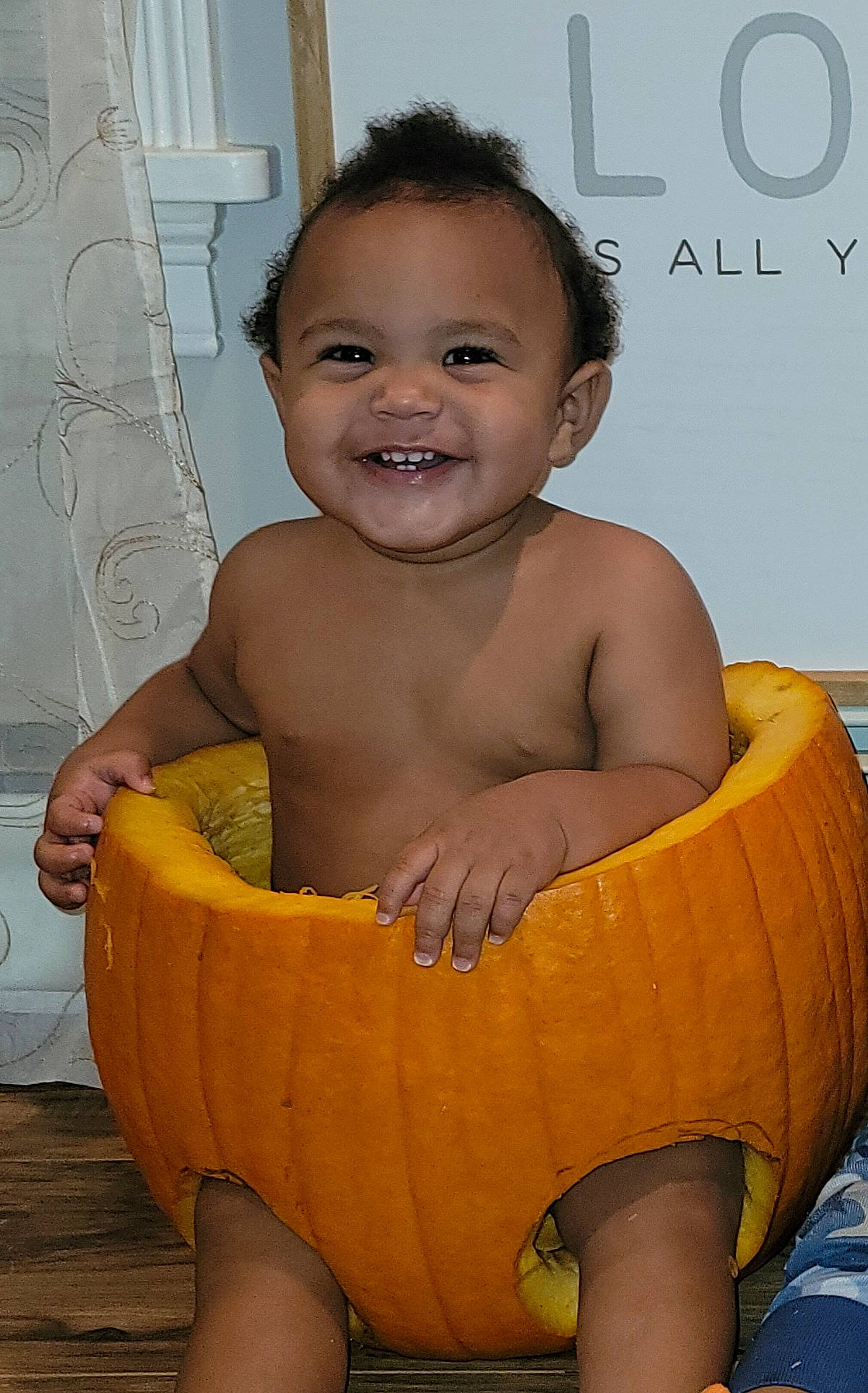 Natavious is registered to the contest to win money with this photo: abdomen, baby, cheek, chest, chin, eye, face, hair, hairstyle, happy, head, human_body, joy, mouth, nose, person, skin, smile, stomach, thigh