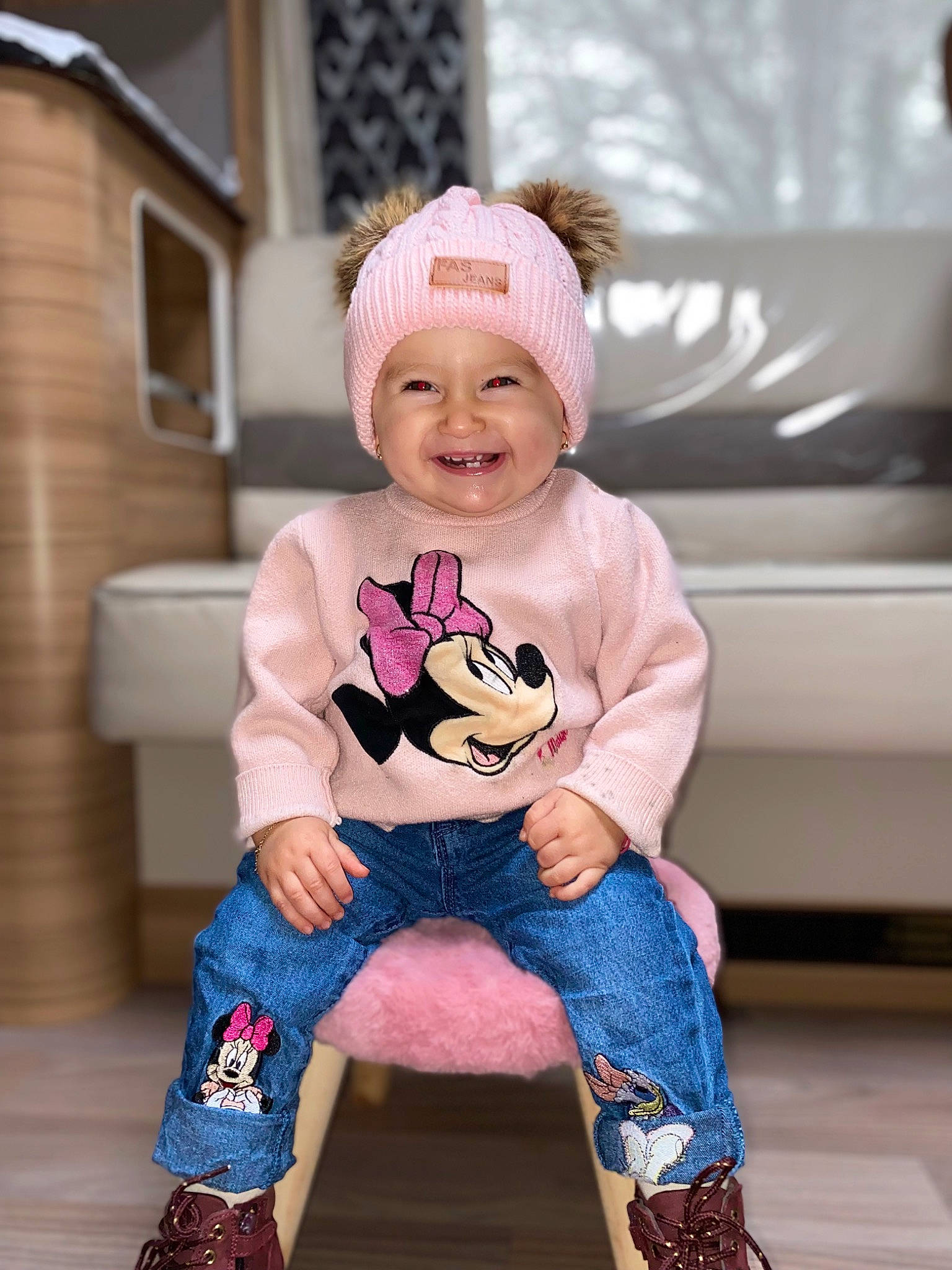 Kayli participe au concours pour gagner de l'argent avec cette photo : baby, baby_toddler_clothing, cap, child, electric_blue, fashion_accessory, fun, happy, head, headwear, joy, knee, leisure, magenta, person, pink, purple, sitting, sleeve, smile