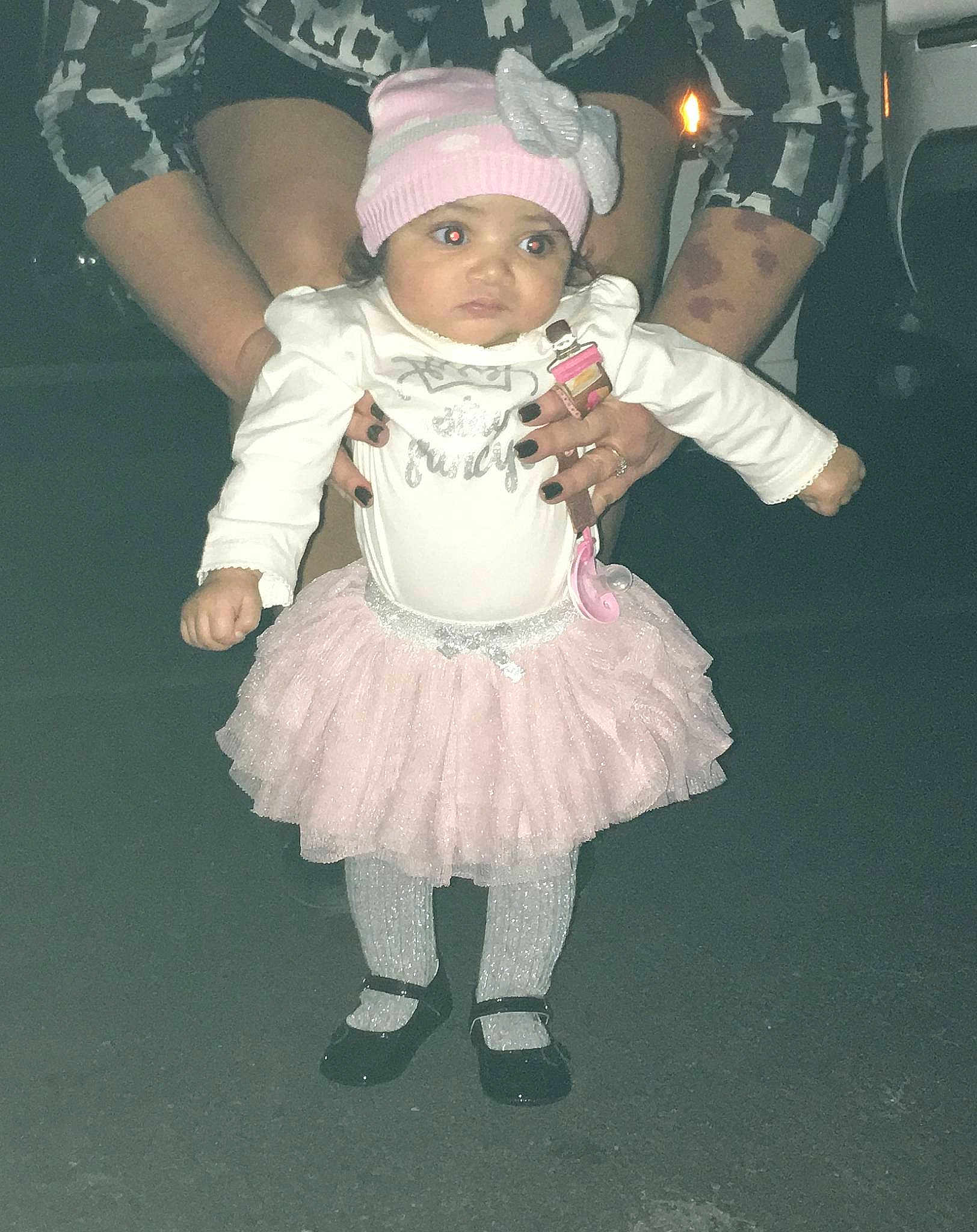 Desi is registered to the contest to win money with this photo: