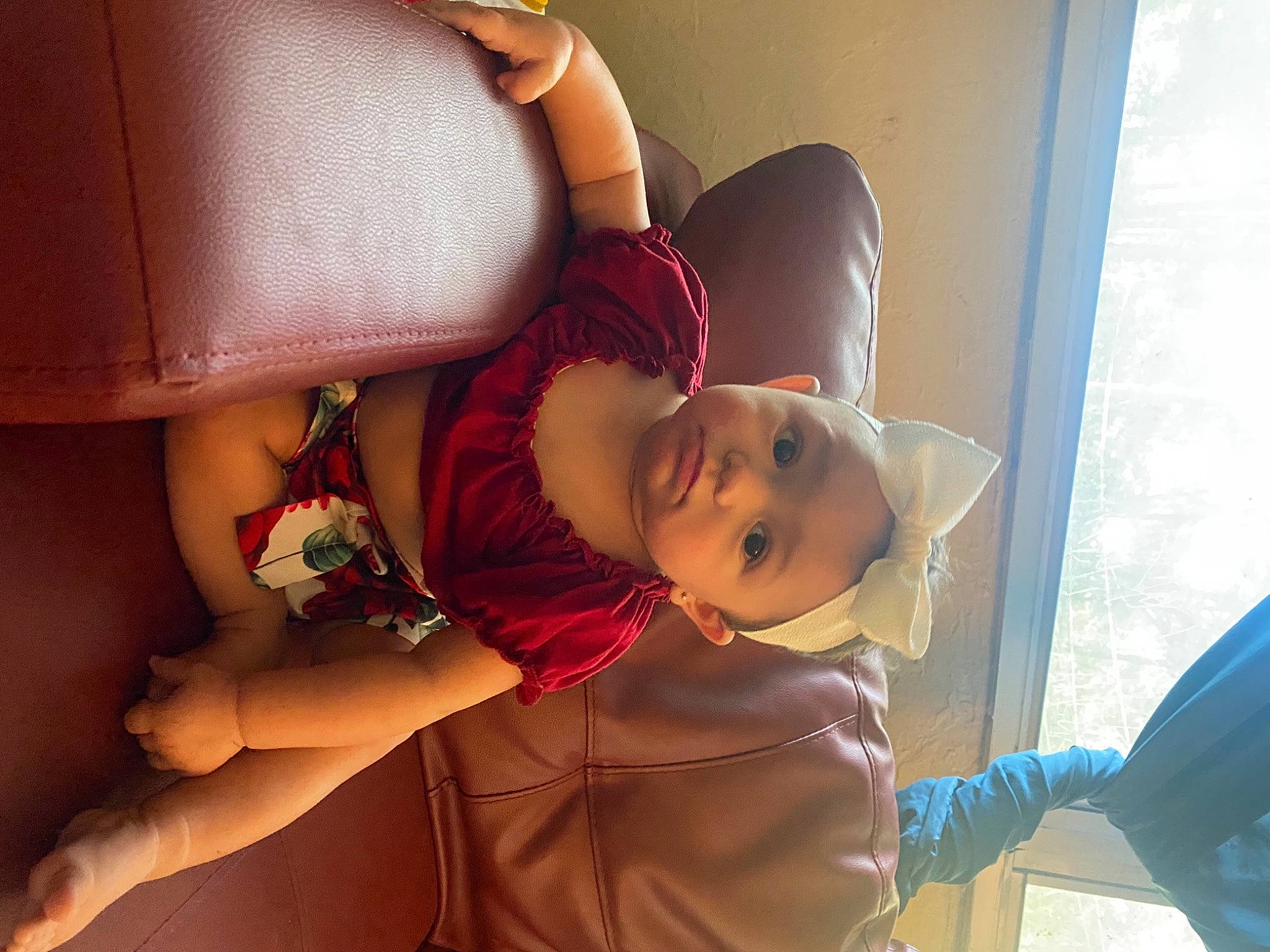 Amalia is registered to the contest to win money with this photo: abdomen, chest, child, comfort, elbow, eyelash, flash_photography, glasses, hairstyle, happy, hat, headgear, human_leg, joint, knee, mouth, person, skin, thigh, toddler