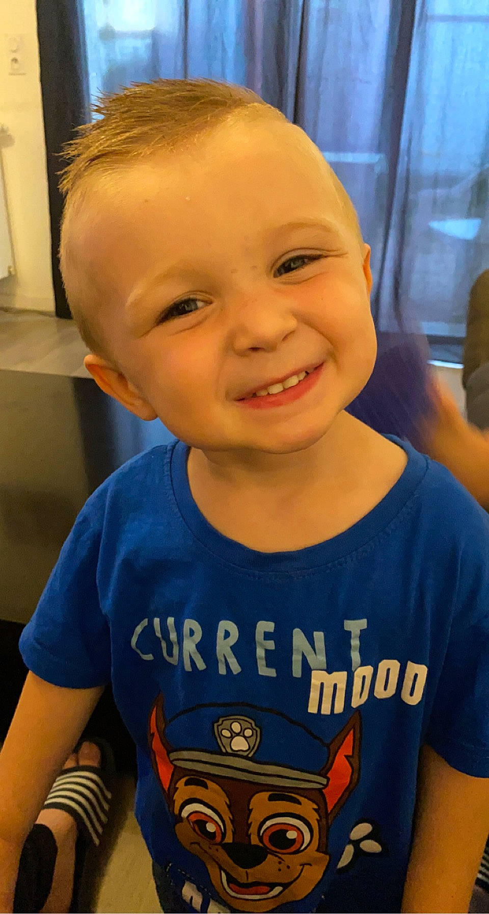 Thays participe au concours pour gagner de l'argent avec cette photo : cheek, chin, eye, eyebrow, face, facial_expression, forehead, hair, hairstyle, head, joy, lip, mouth, neck, nose, organ, person, product, skin, sleeve