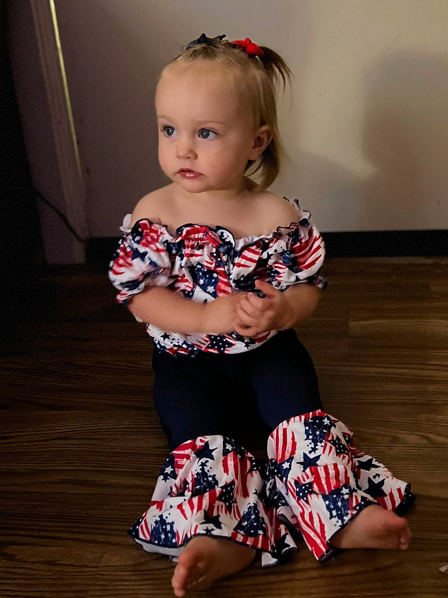 Belladonna is registered to the contest to win money with this photo: baby_toddler_clothing, eye, face, facial_expression, flash_photography, floor, flooring, hair, hairstyle, head, joint, knee, neck, person, skin, sleeve, stomach, thigh, trunk, waist