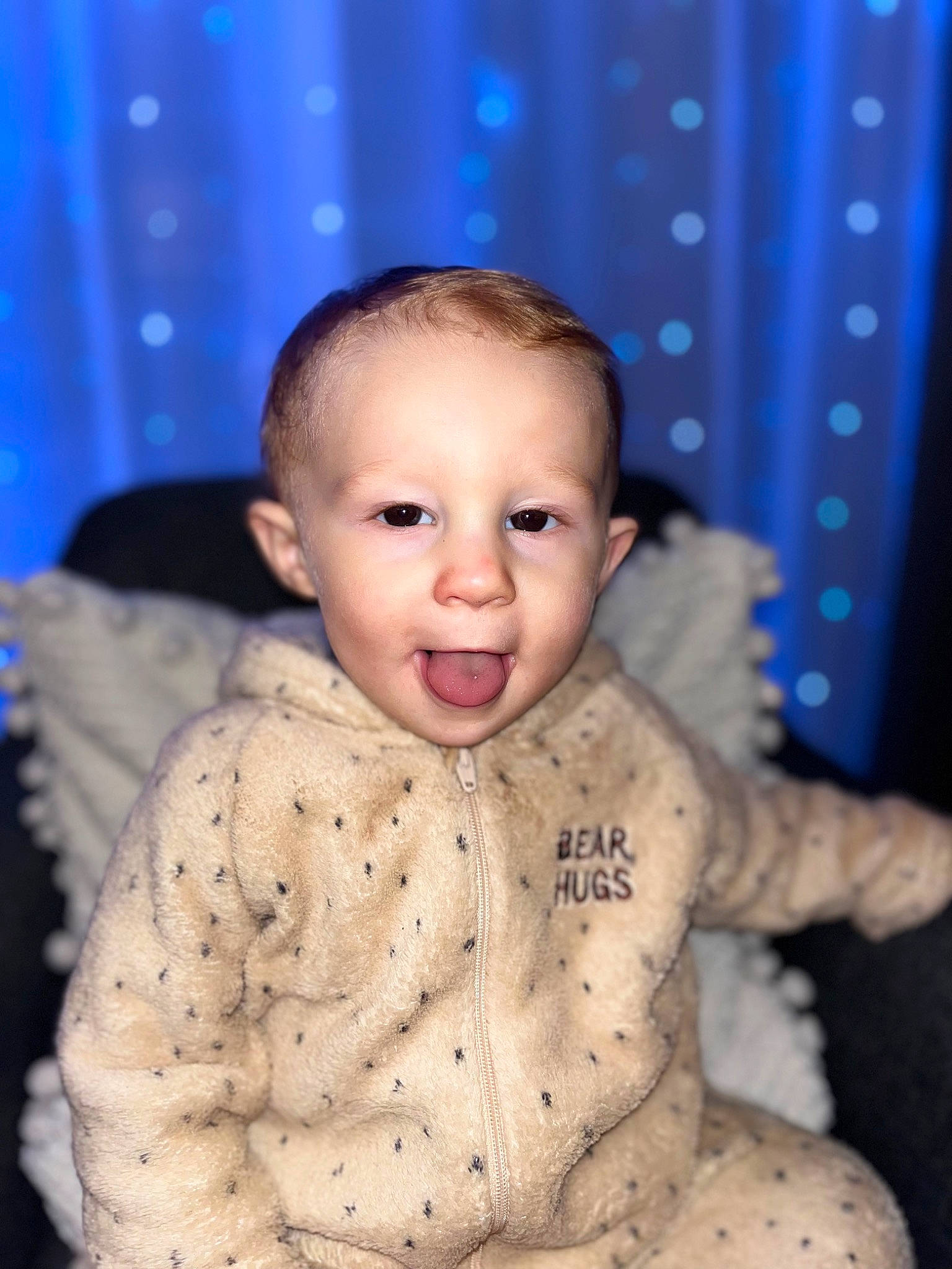 Noah a rejoint le concours — aidez-le/la à gagner de superbes lots ! baby, baby_toddler_clothing, cheek, child, chin, comfort, eye, eyebrow, face, flash_photography, fun, hairstyle, happy, head, iris, nose, person, skin, sleeve, smile