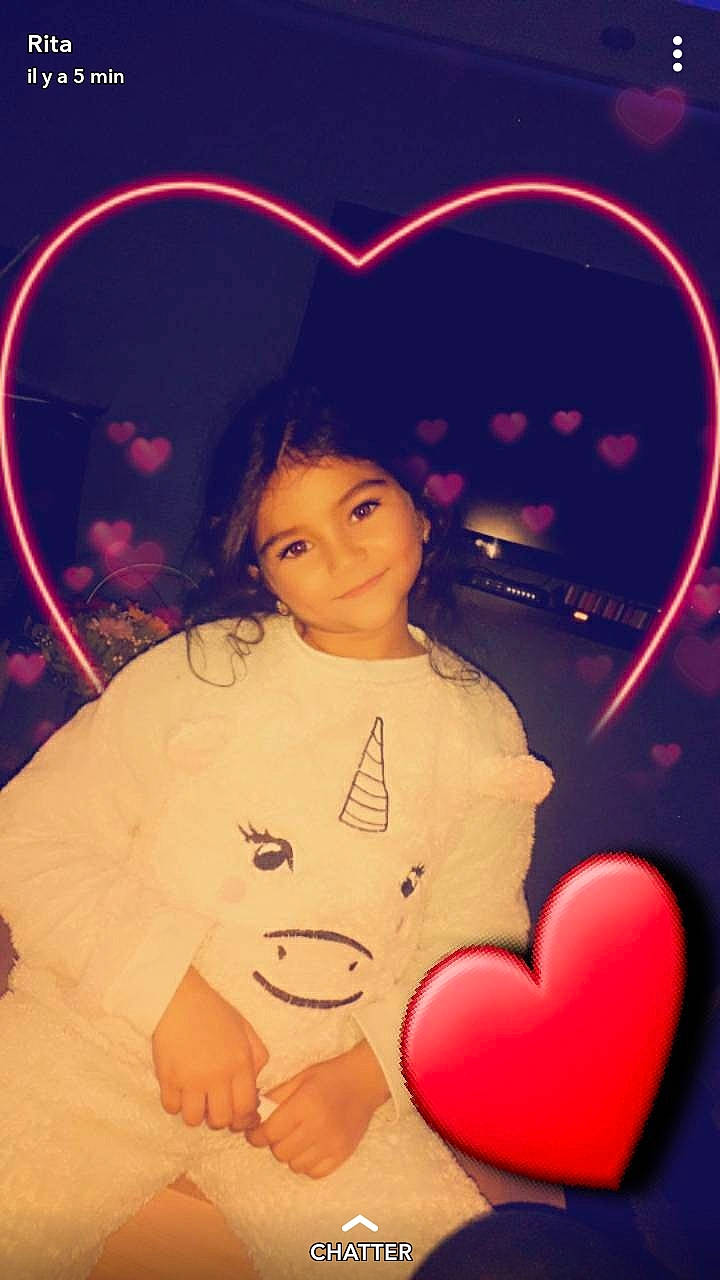 Elyssa a rejoint le concours — aidez-le/la à gagner de superbes lots ! cheek, child, cool, ear, fun, heart, human_body, love, nose, organ, person, pink, skin, smile, toddler