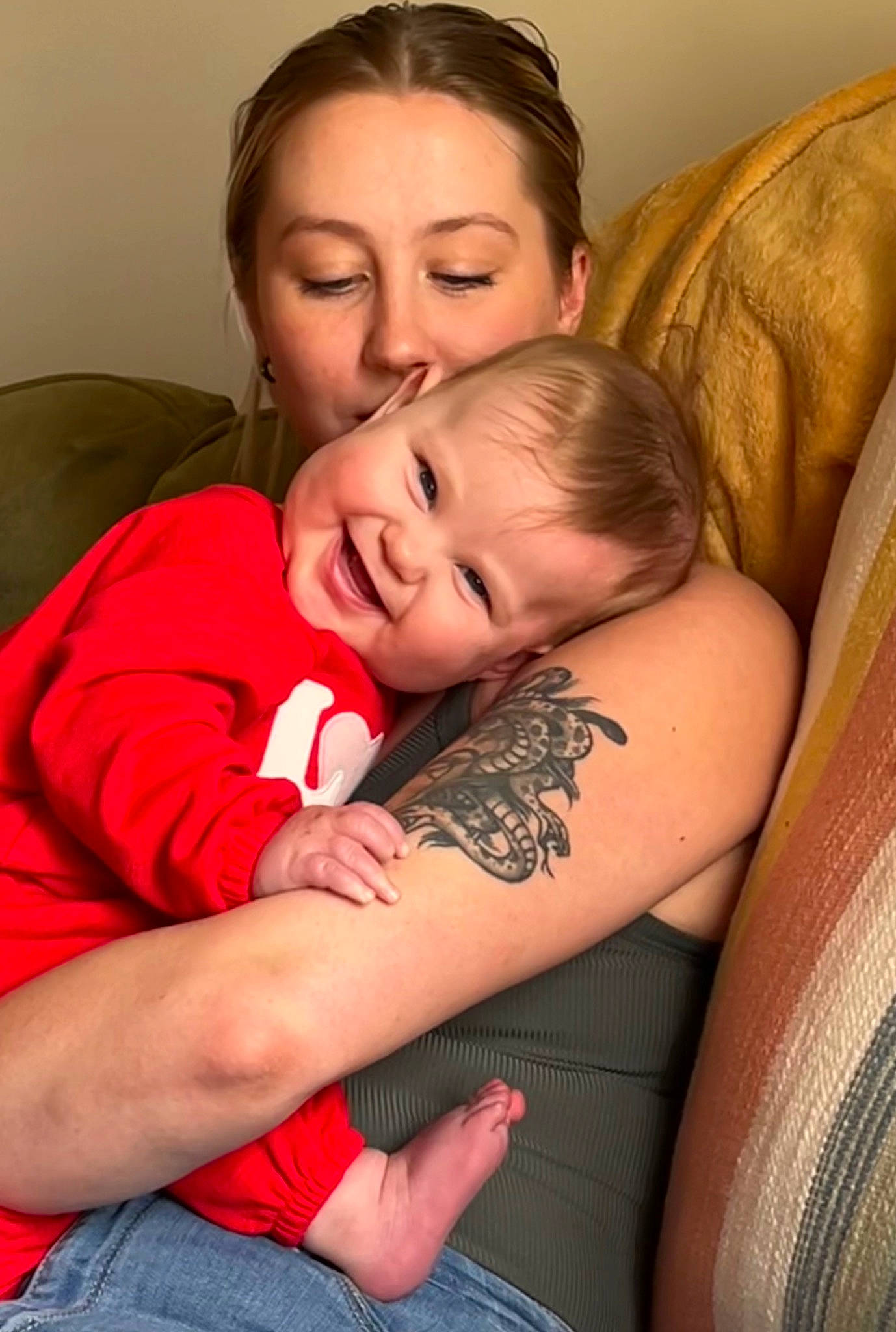 Isabella is registered to the contest to win money with this photo: arm, comfort, elbow, eye, finger, flash_photography, fun, gesture, hair, hairstyle, happy, interaction, joint, joy, mouth, muscle, neck, organ, person, shoulder