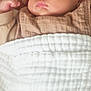 Syana a rejoint le concours — aidez-le/la à gagner de superbes lots ! baby, blanket, brown_clothing, child, closeup, cozy, cute, face, head, indoors, infant, nap, peaceful, pillow, raised_fist, rest, skin, sleeping, soft_texture, white_blanket